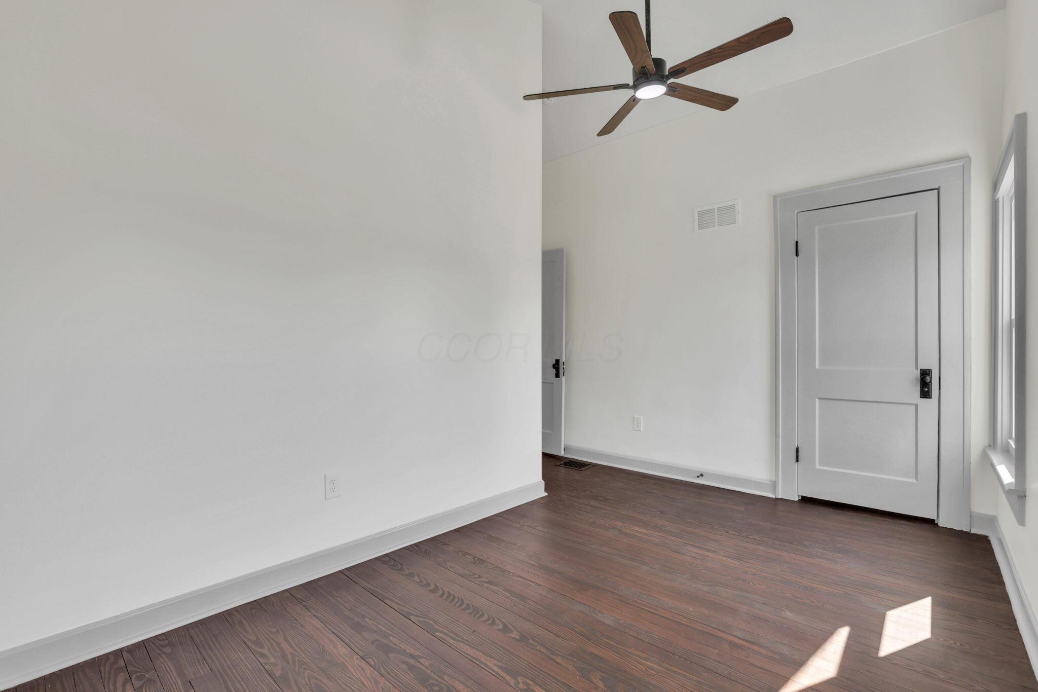 272 E Markison Avenue Property Photo 27