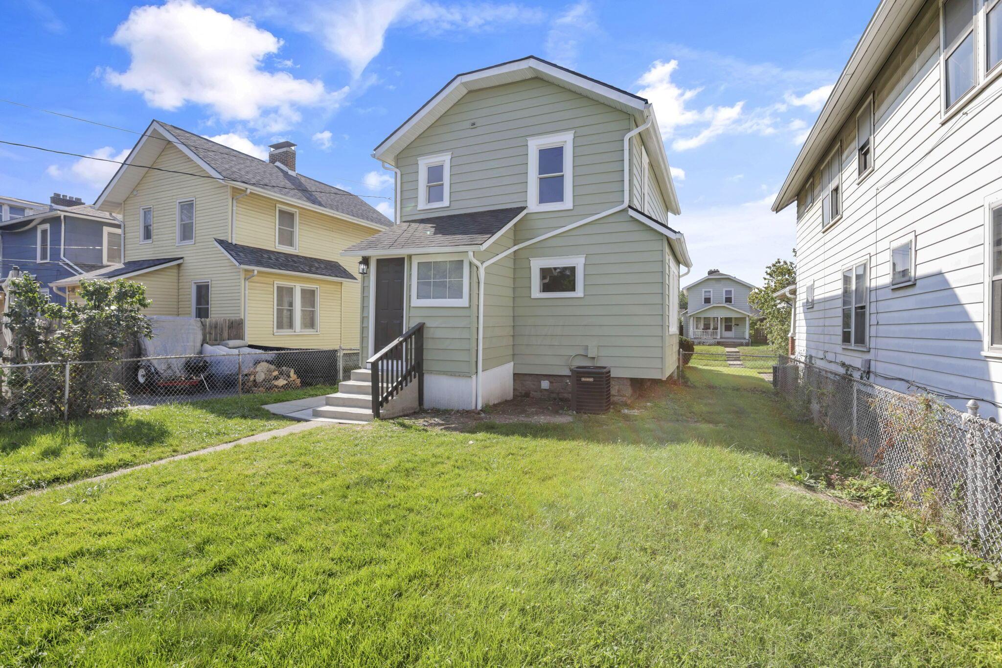 272 E Markison Avenue Property Photo 33