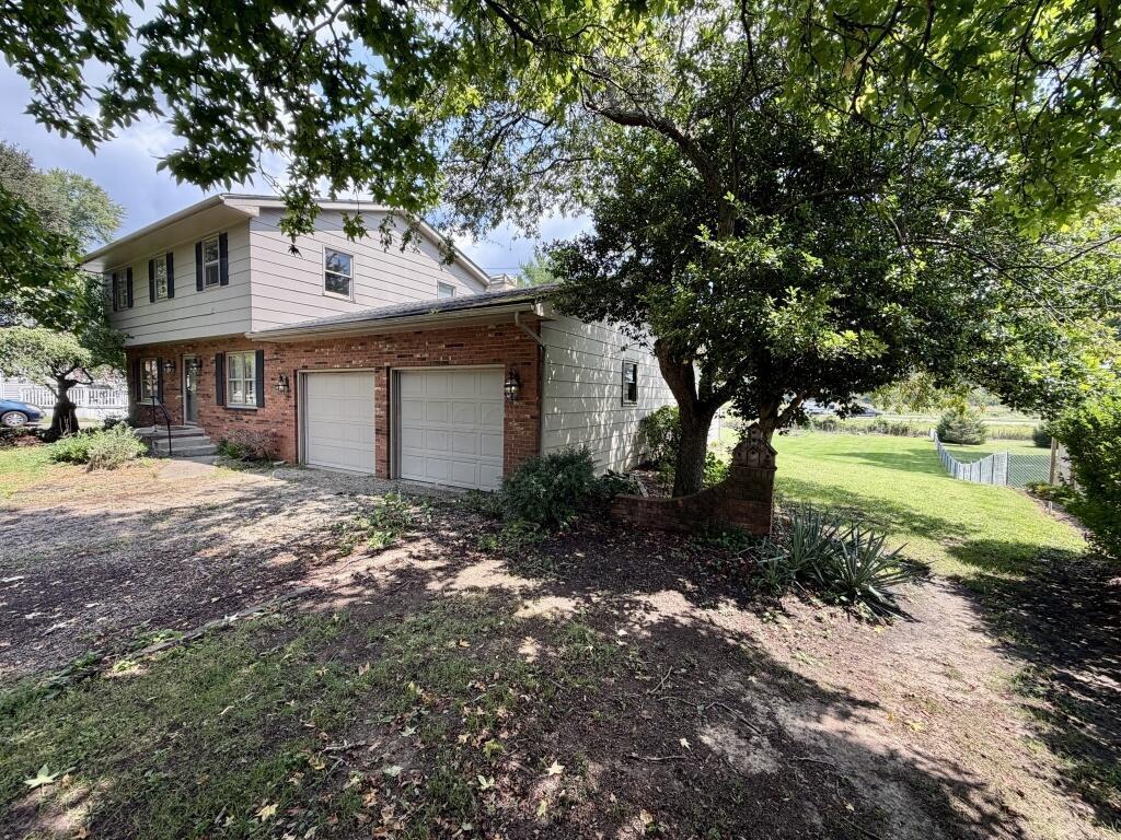 5724 Old Logan Road Se Property Photo 3