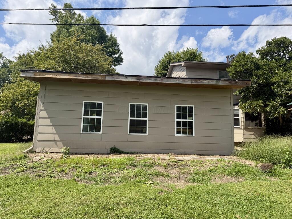 5724 Old Logan Road Se Property Photo 5