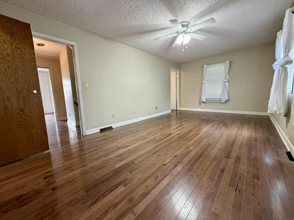 5724 Old Logan Road Se Property Photo 21
