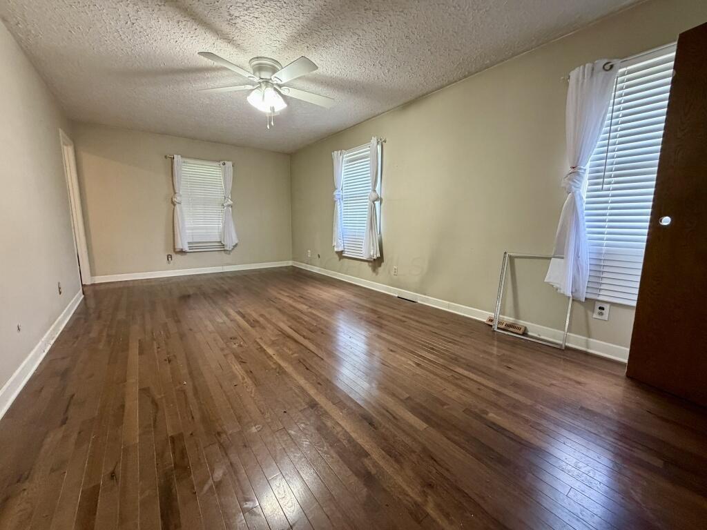5724 Old Logan Road Se Property Photo 22