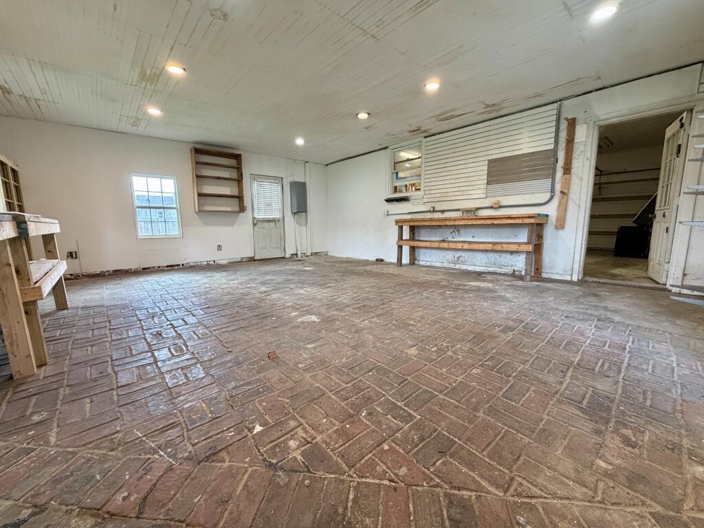 5724 Old Logan Road Se Property Photo 27