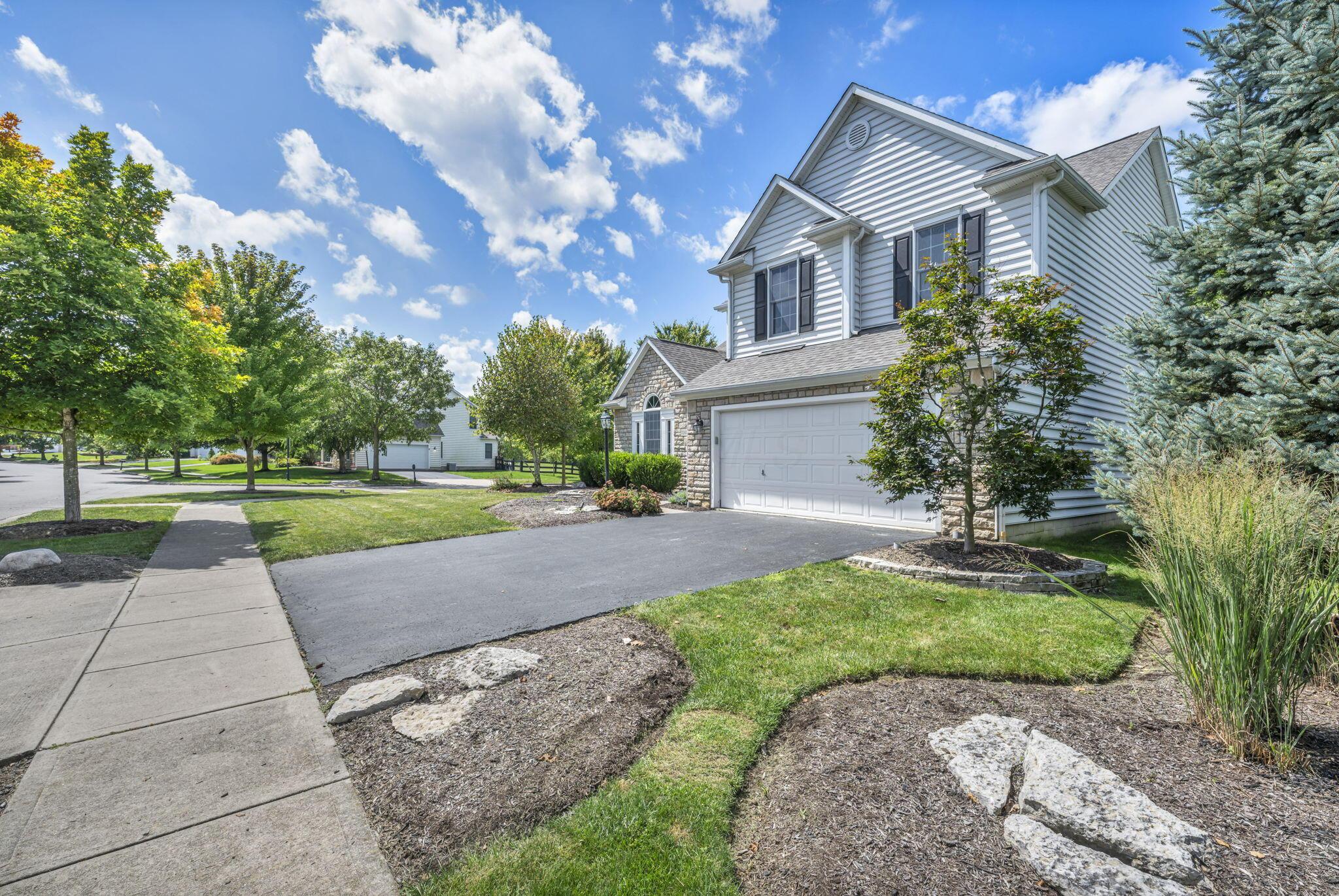 7242 Scioto Parkway Property Photo 3
