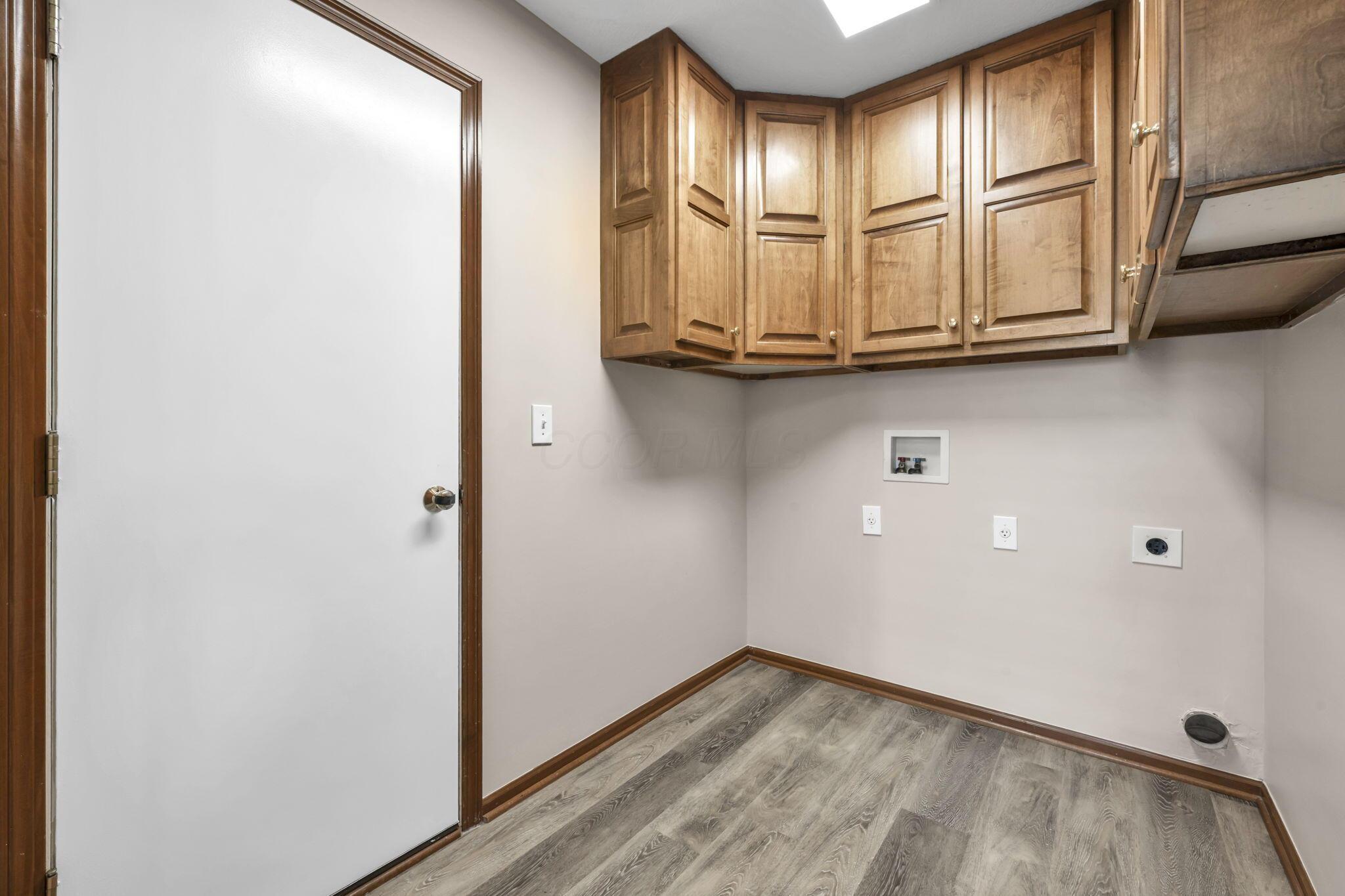 7242 Scioto Parkway Property Photo 8