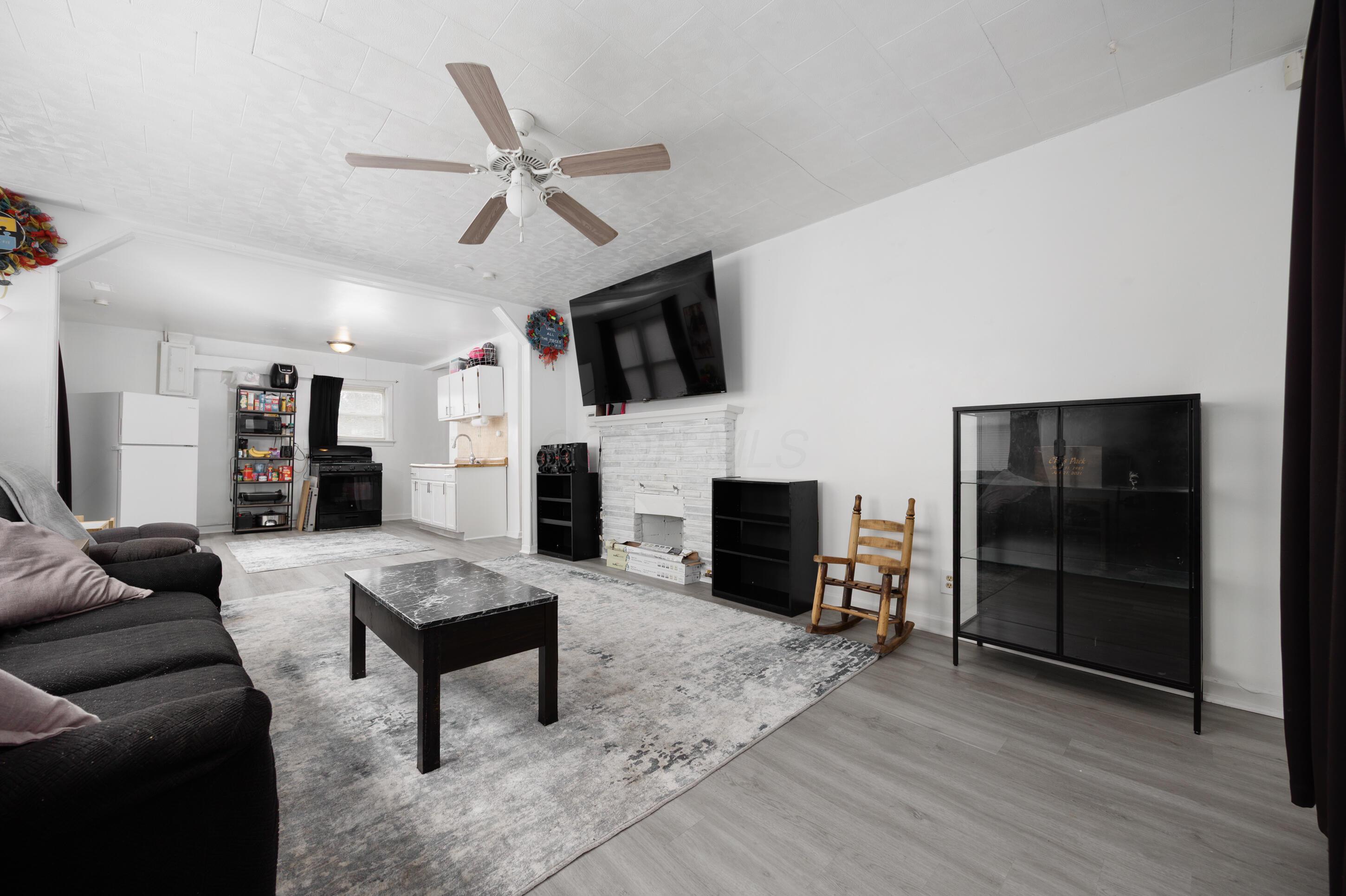 441 Catherine Street Property Photo 7