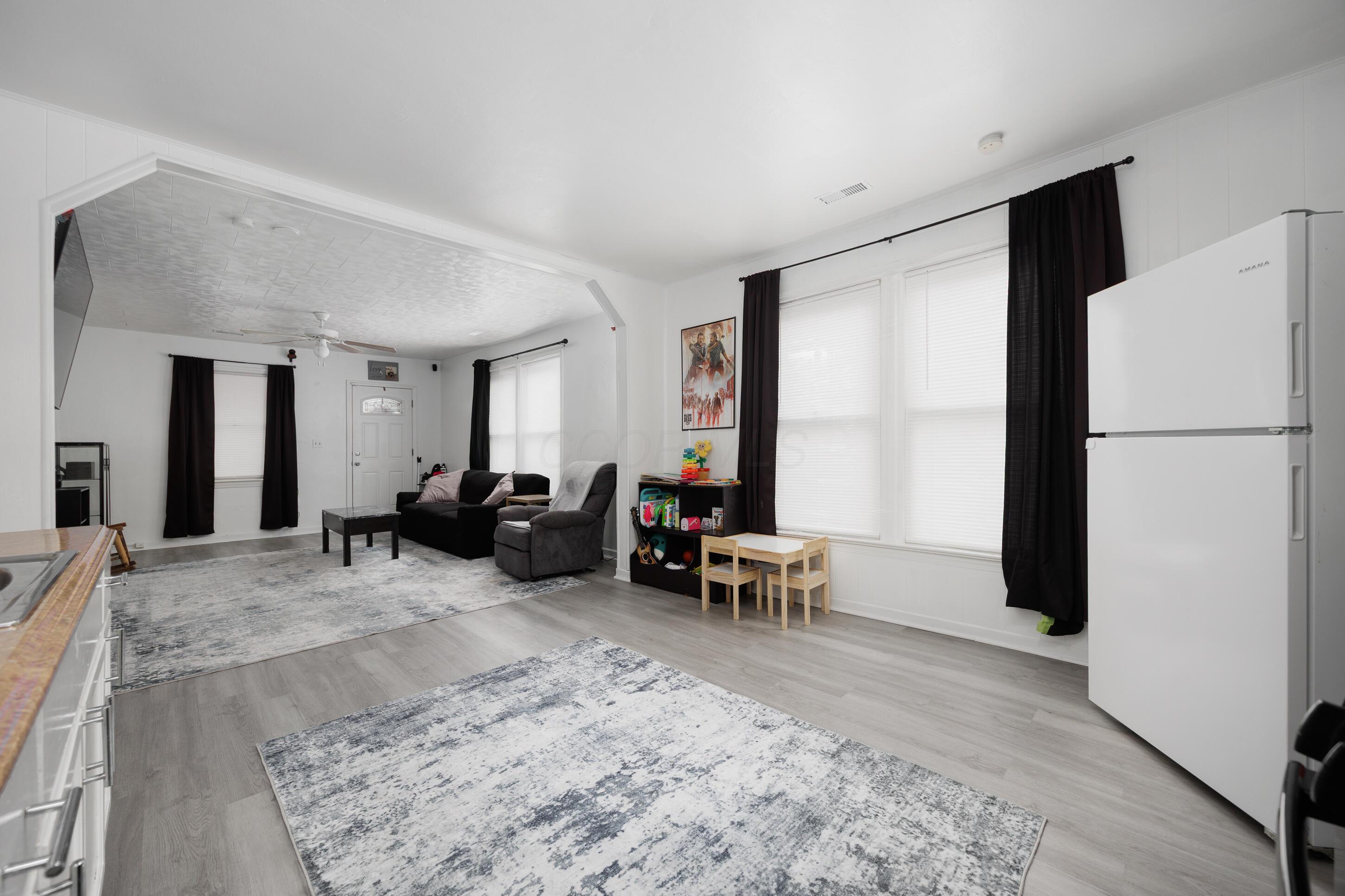 441 Catherine Street Property Photo 11