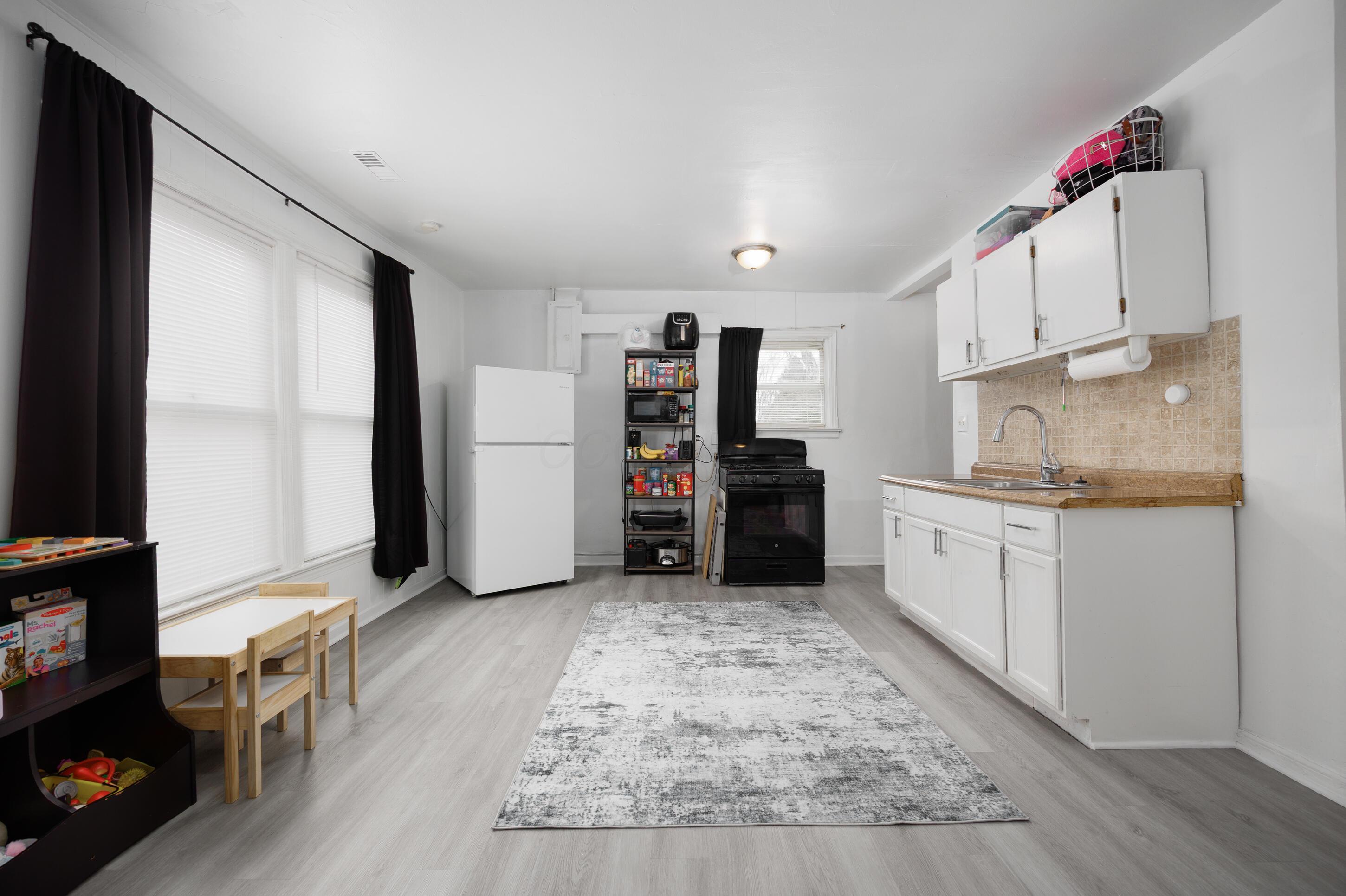 441 Catherine Street Property Photo 13