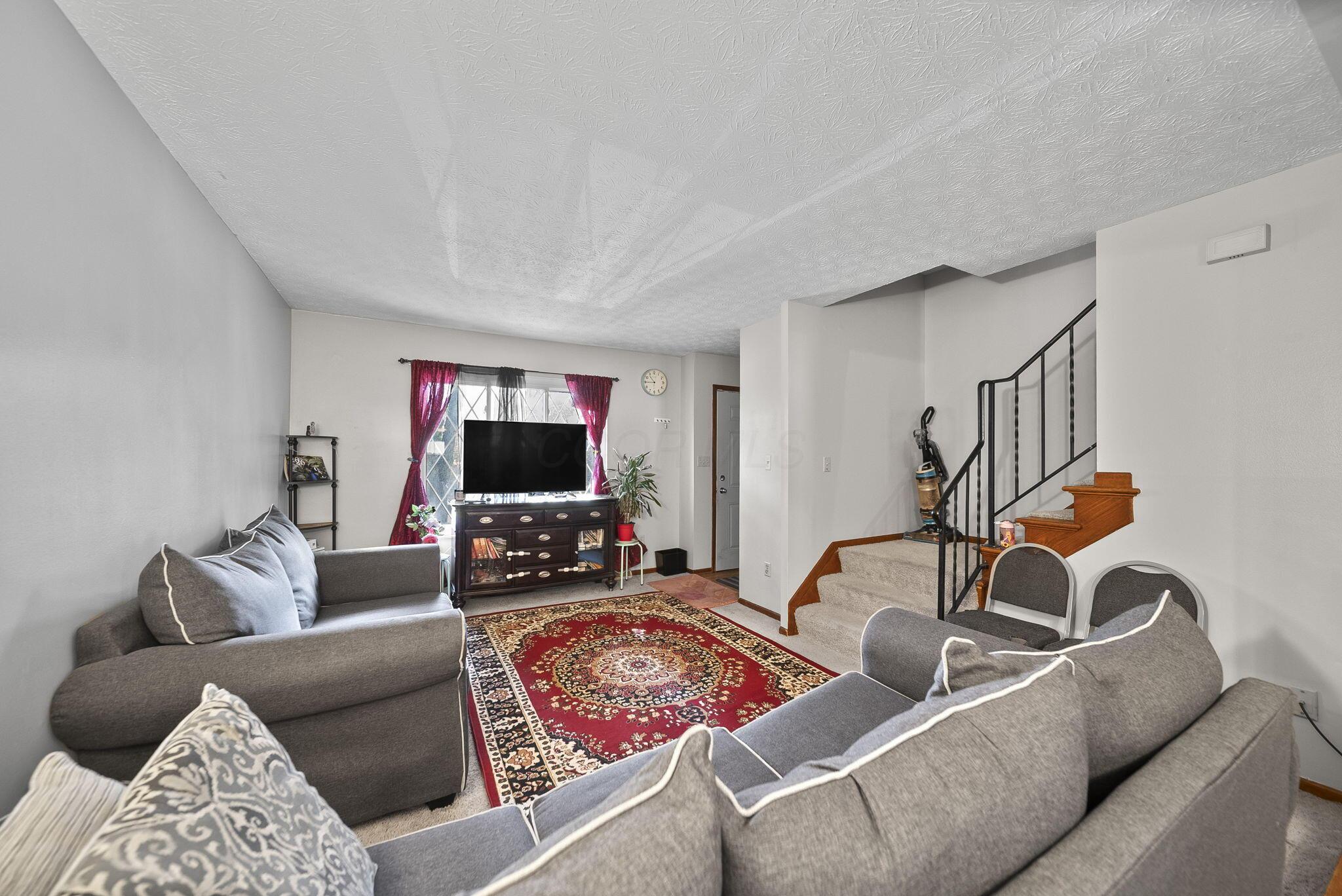3032 Blendon Woods Boulevard Property Photo 8