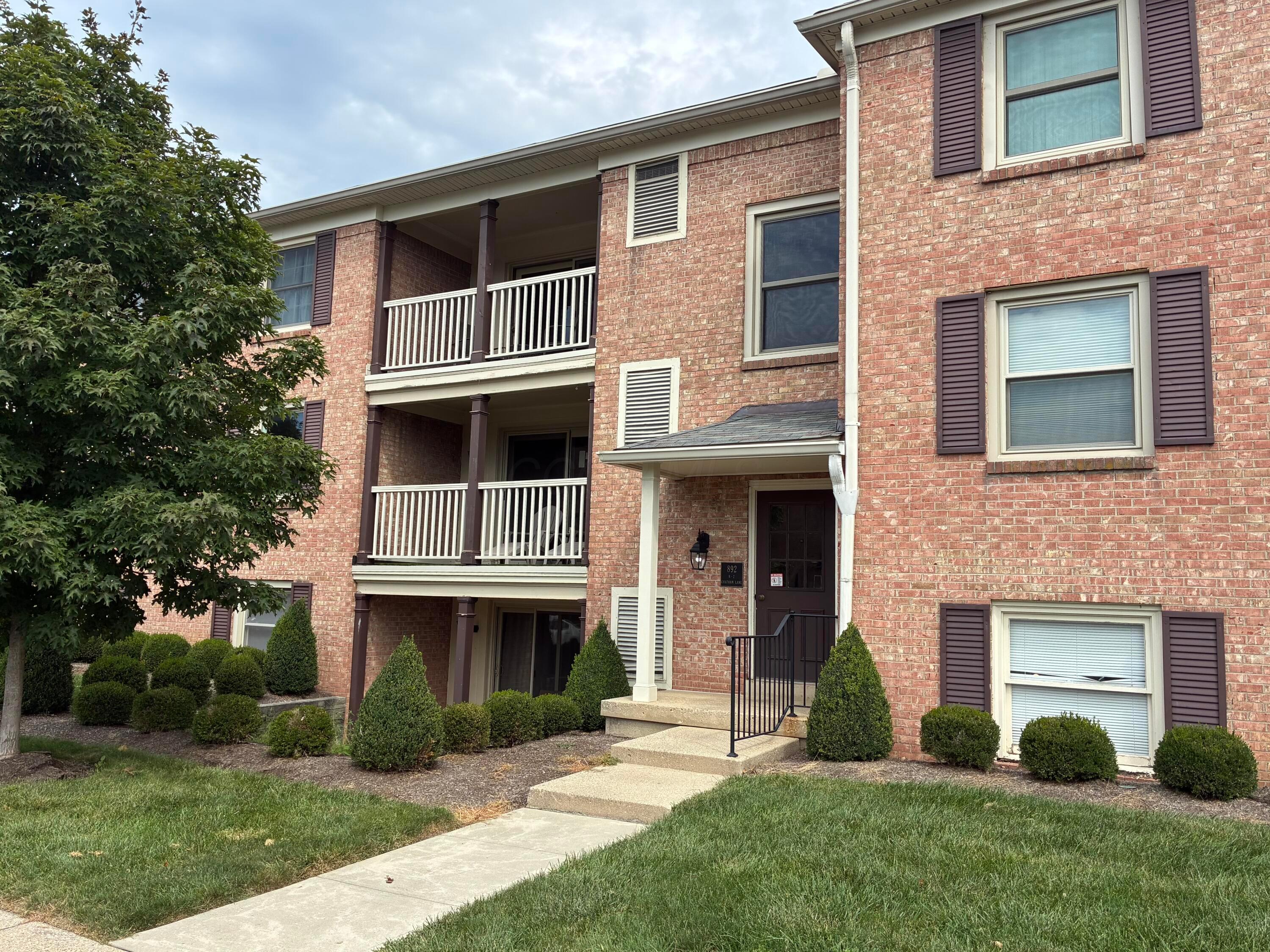 892 Chatham Lane, W