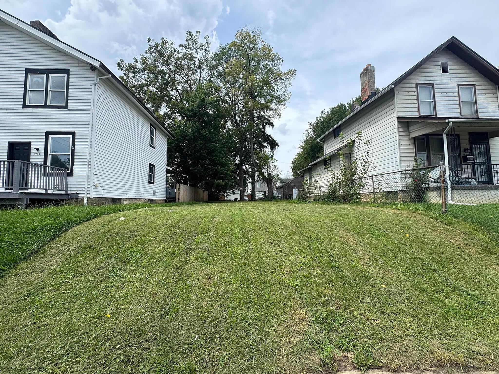 989 Miller Avenue Property Photo 1