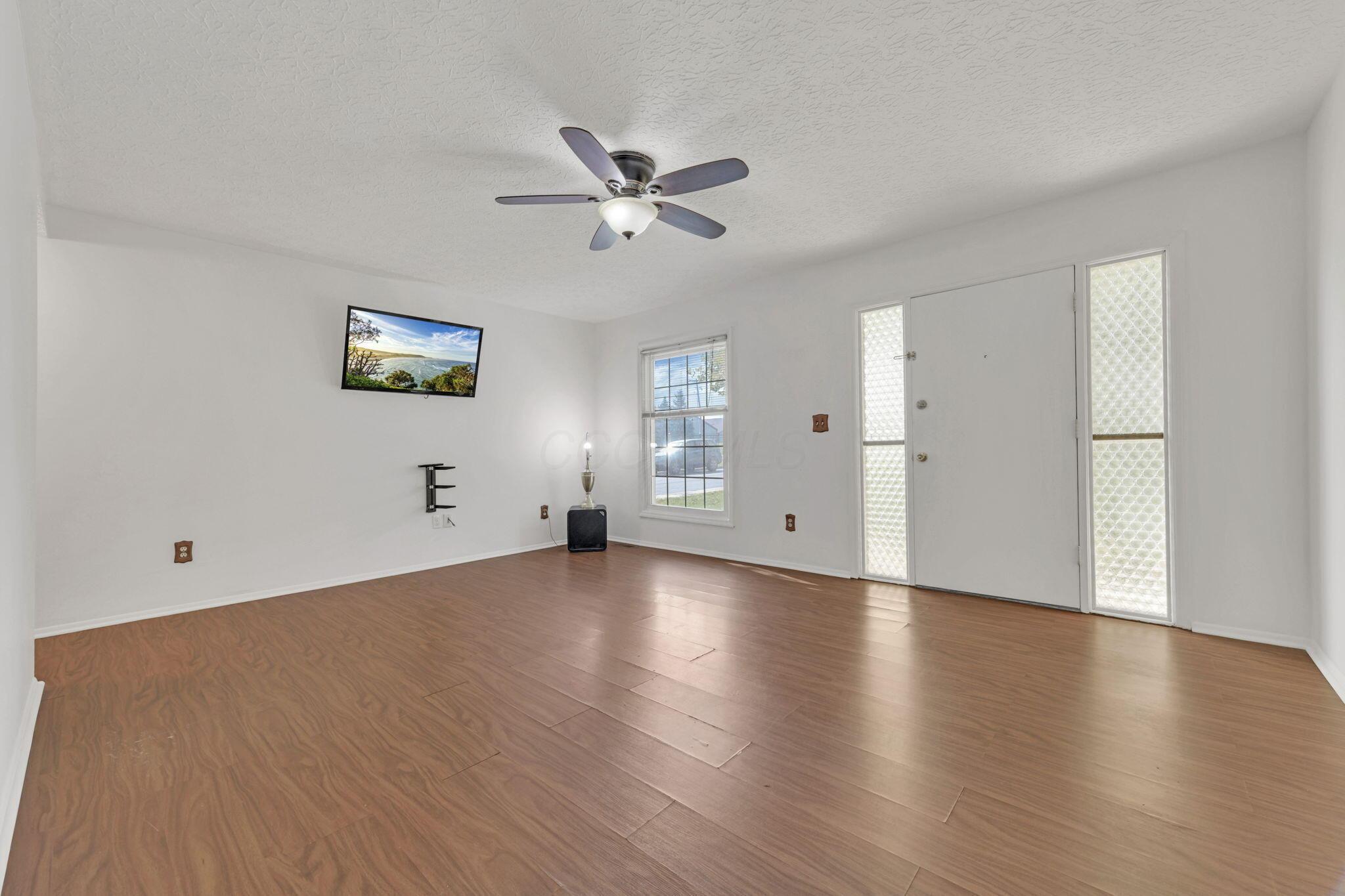 631 Simbury Street Property Photo 3