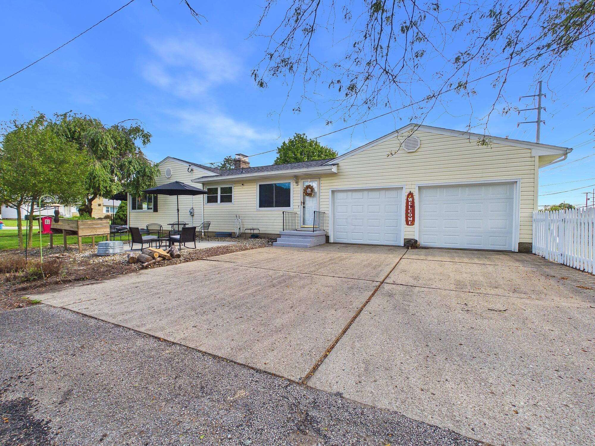 129 Kanawha Road Property Photo 1