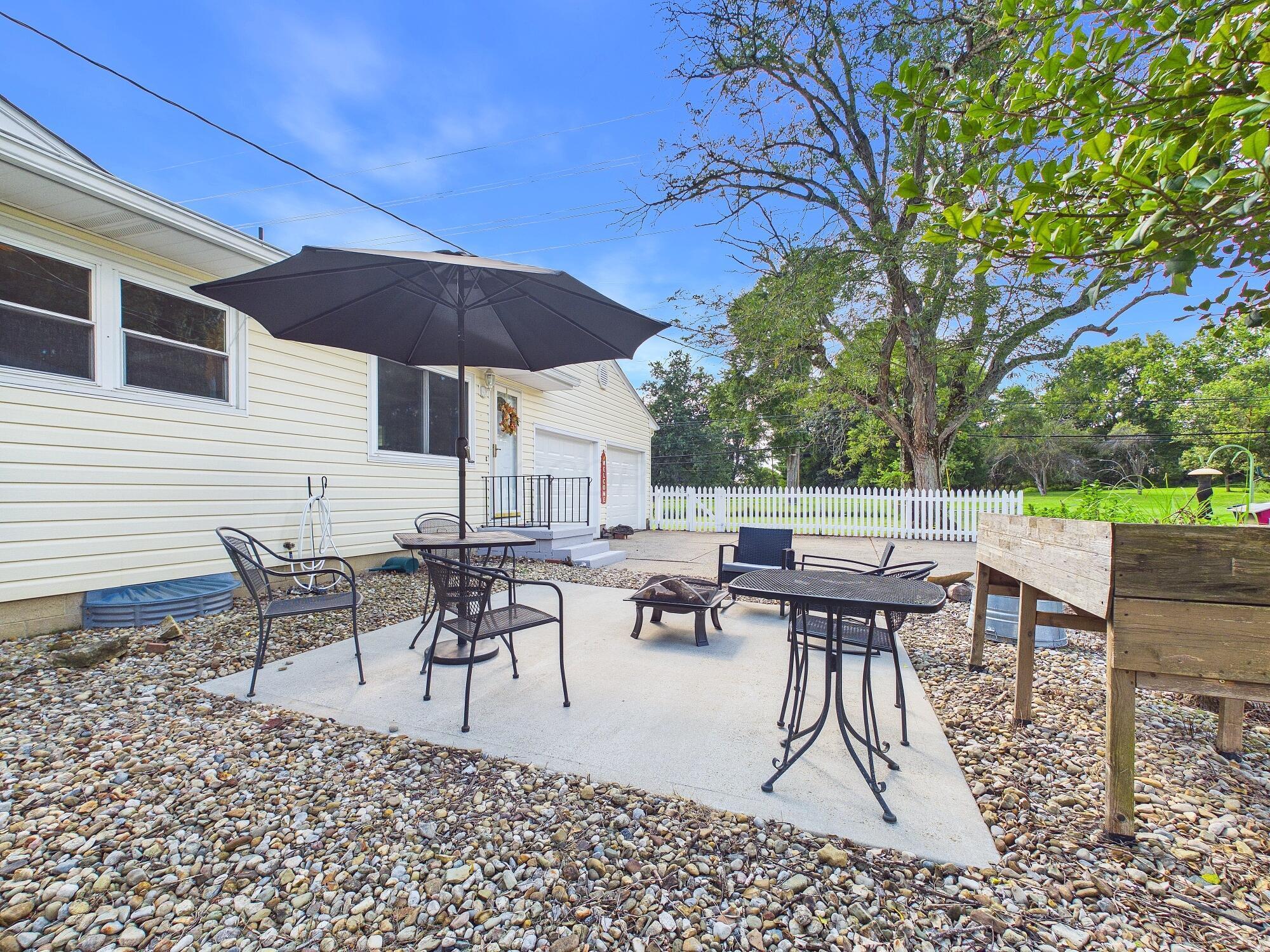 129 Kanawha Road Property Photo 12