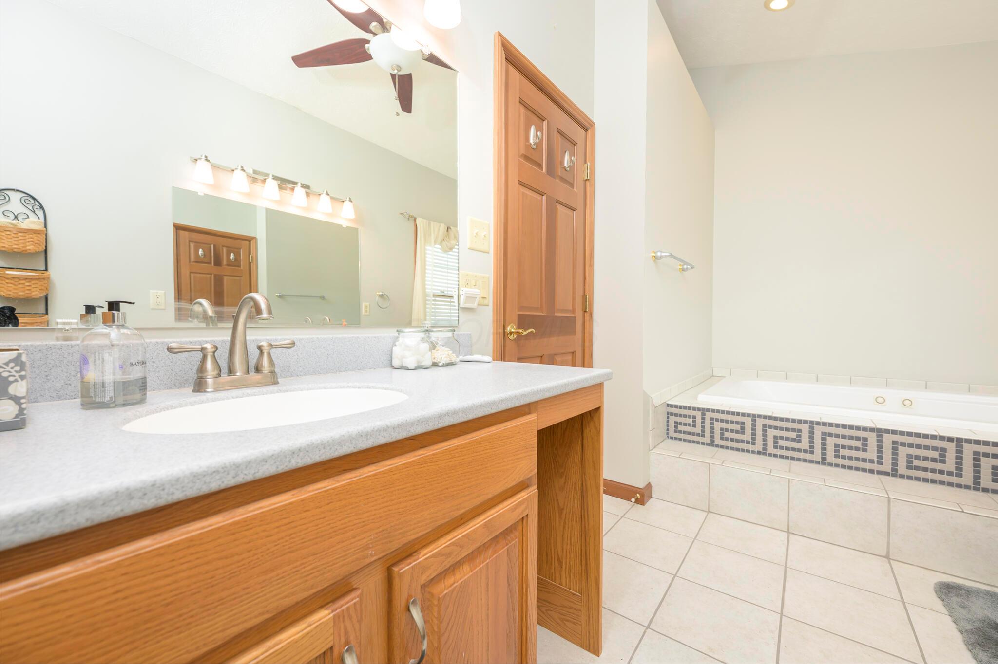 9281 Willow View Drive Property Photo 34