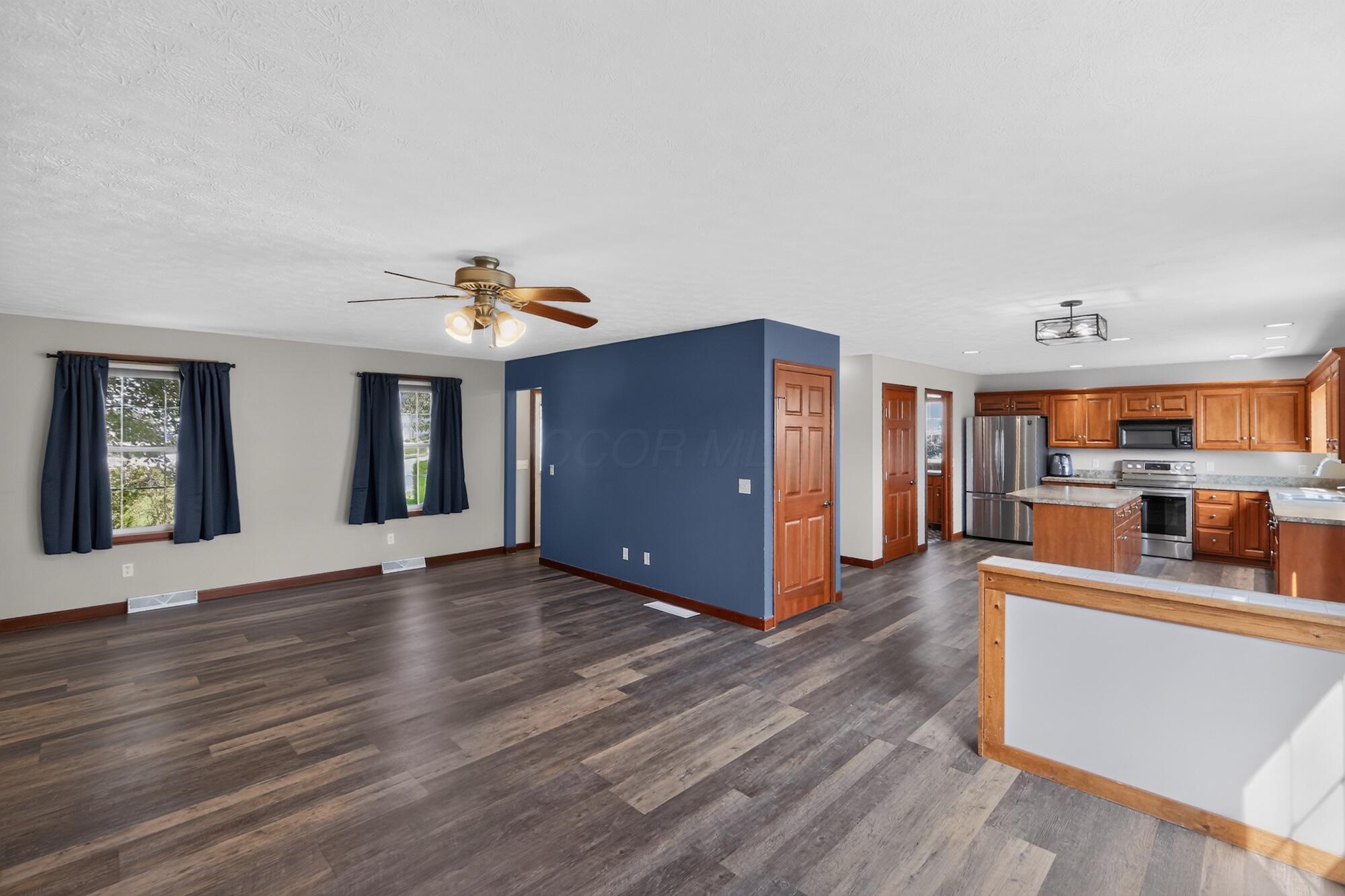 4 Compass Point Court Property Photo 8
