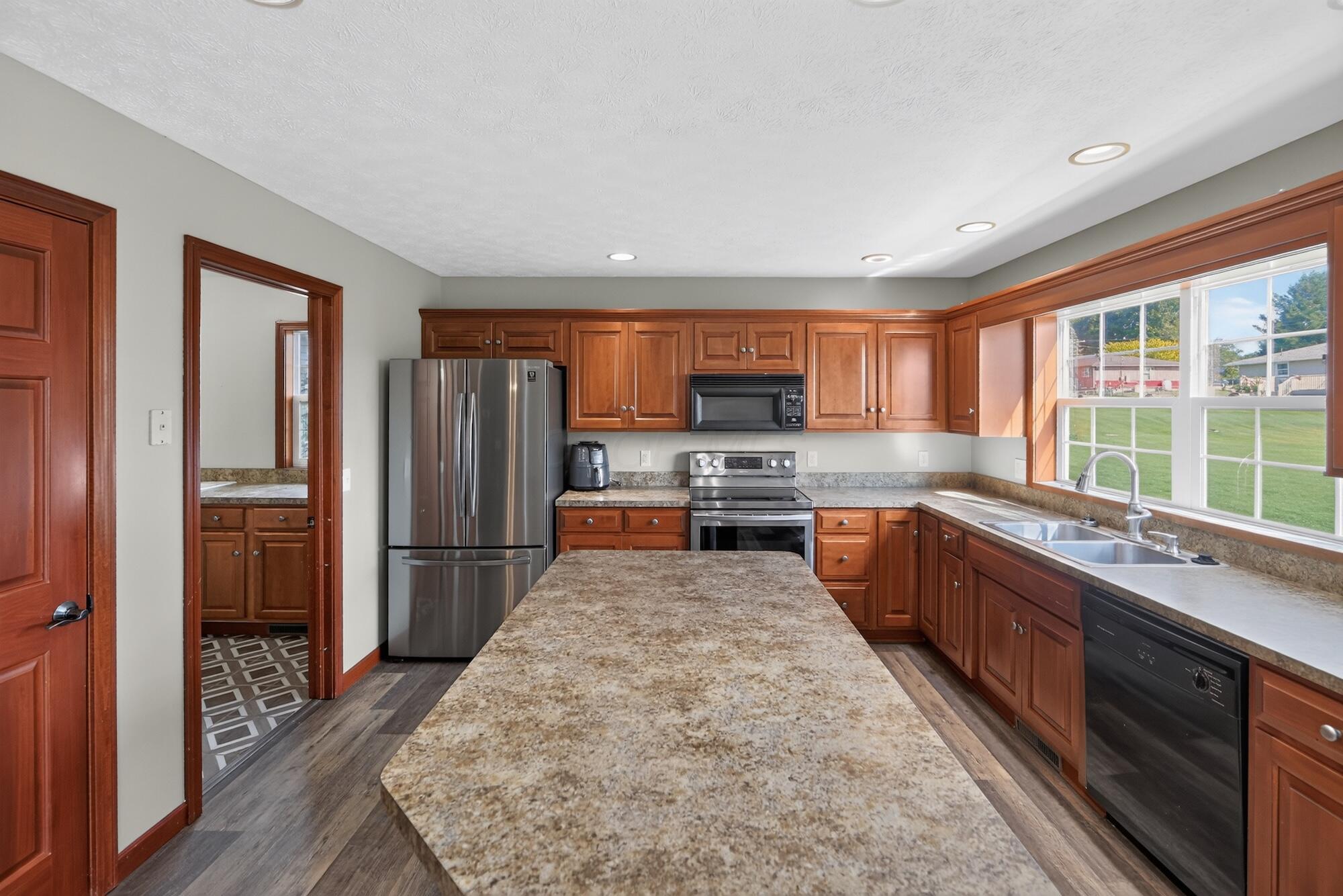 4 Compass Point Court Property Photo 12