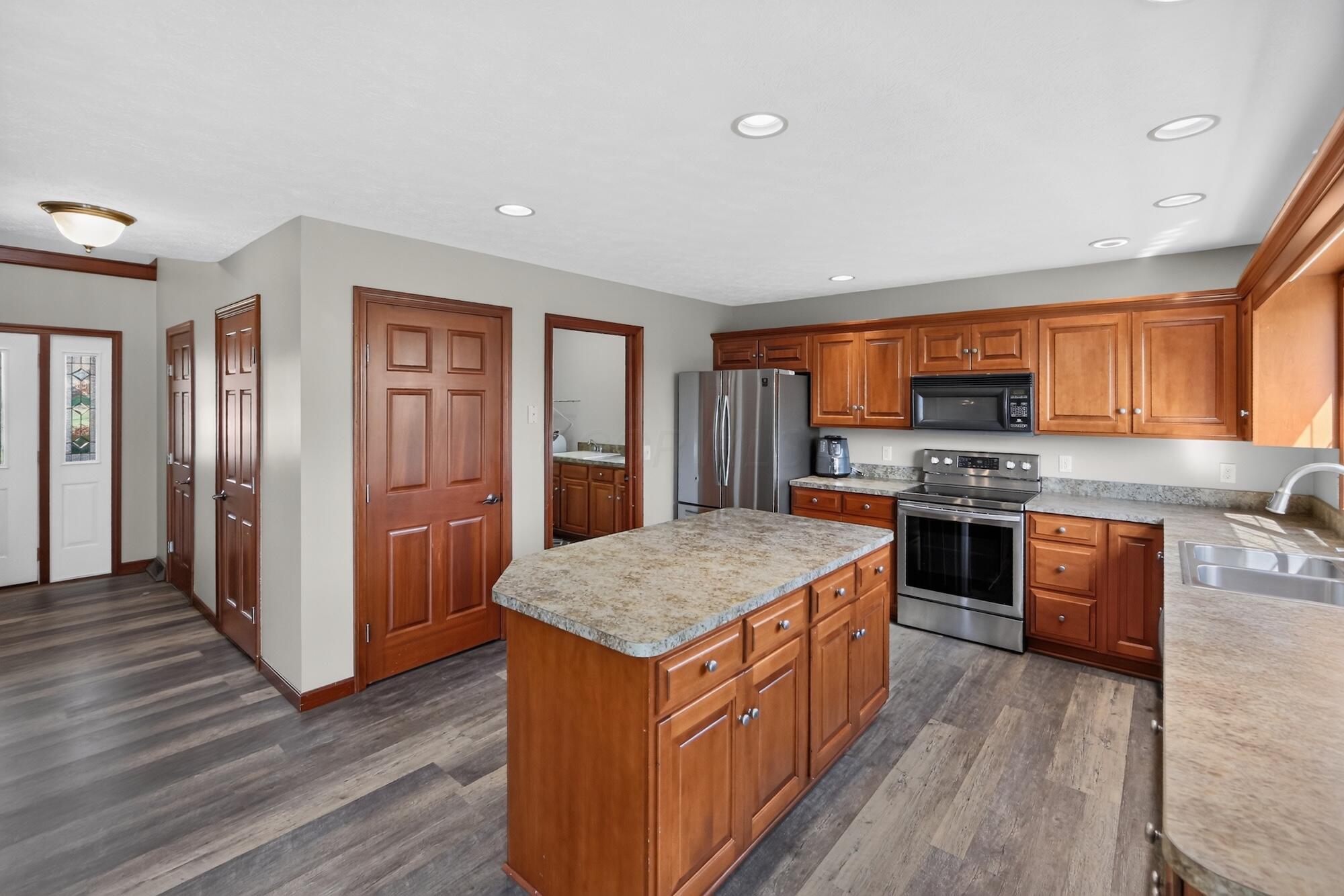 4 Compass Point Court Property Photo 13