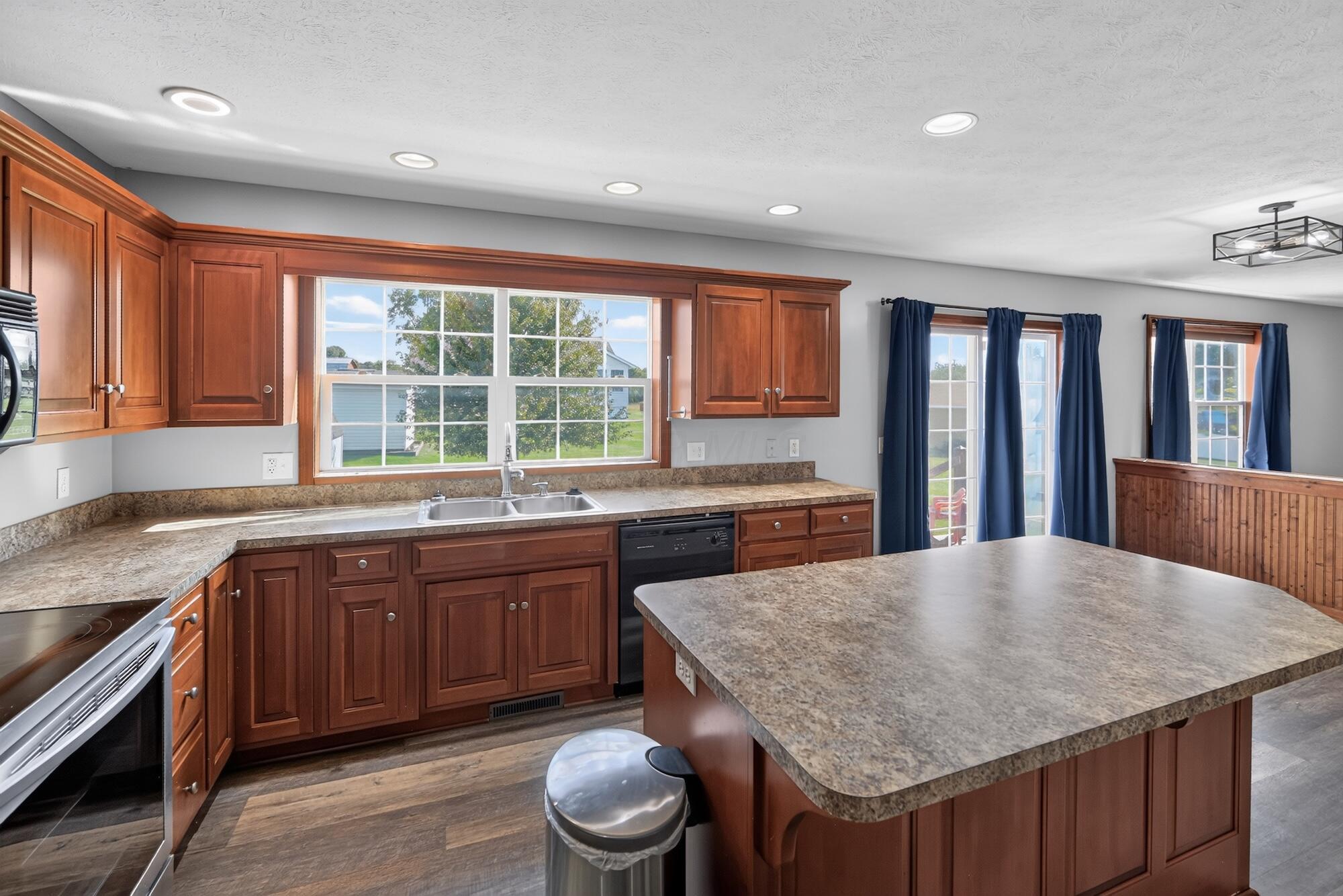 4 Compass Point Court Property Photo 14
