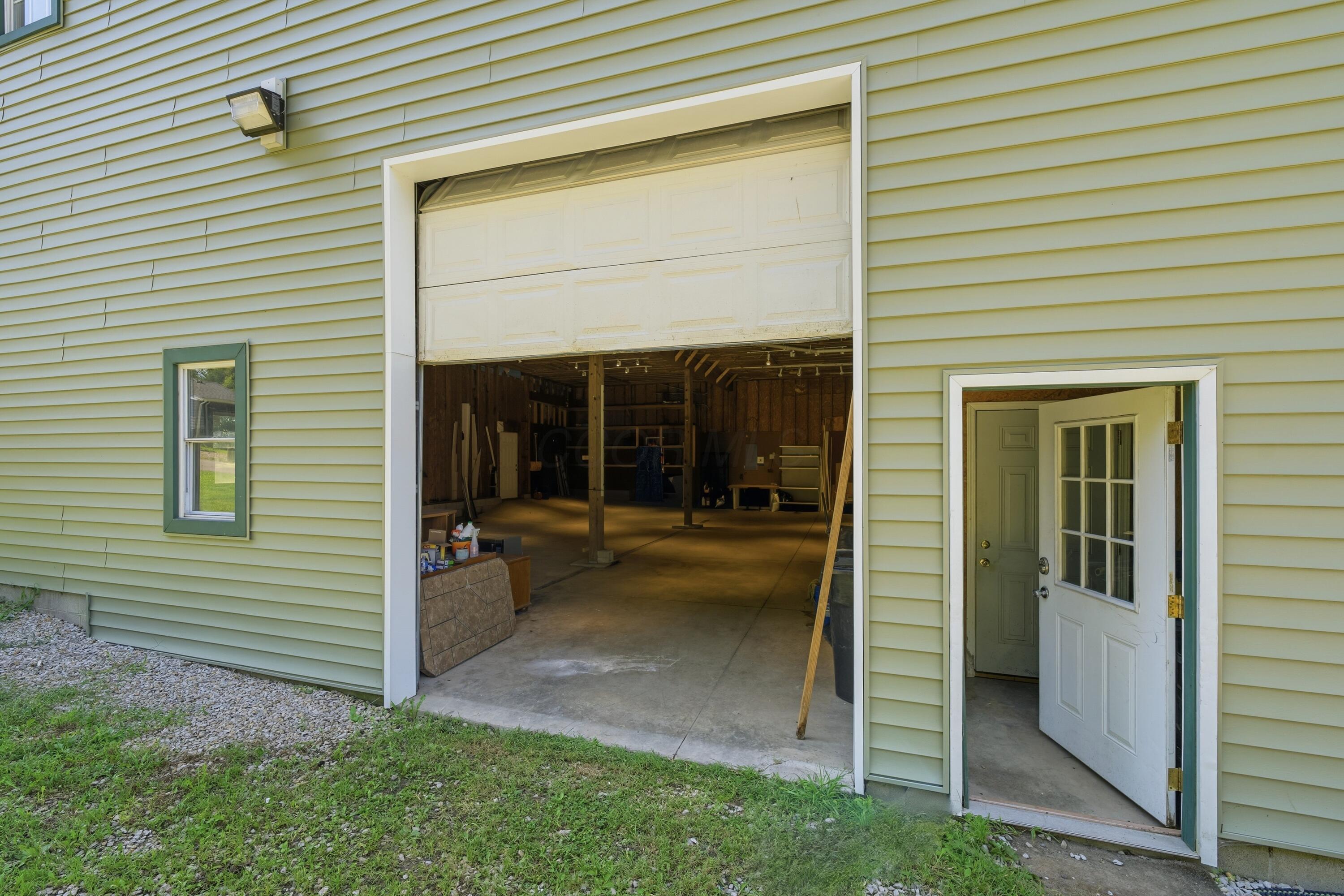 226033024 Property Photo 15