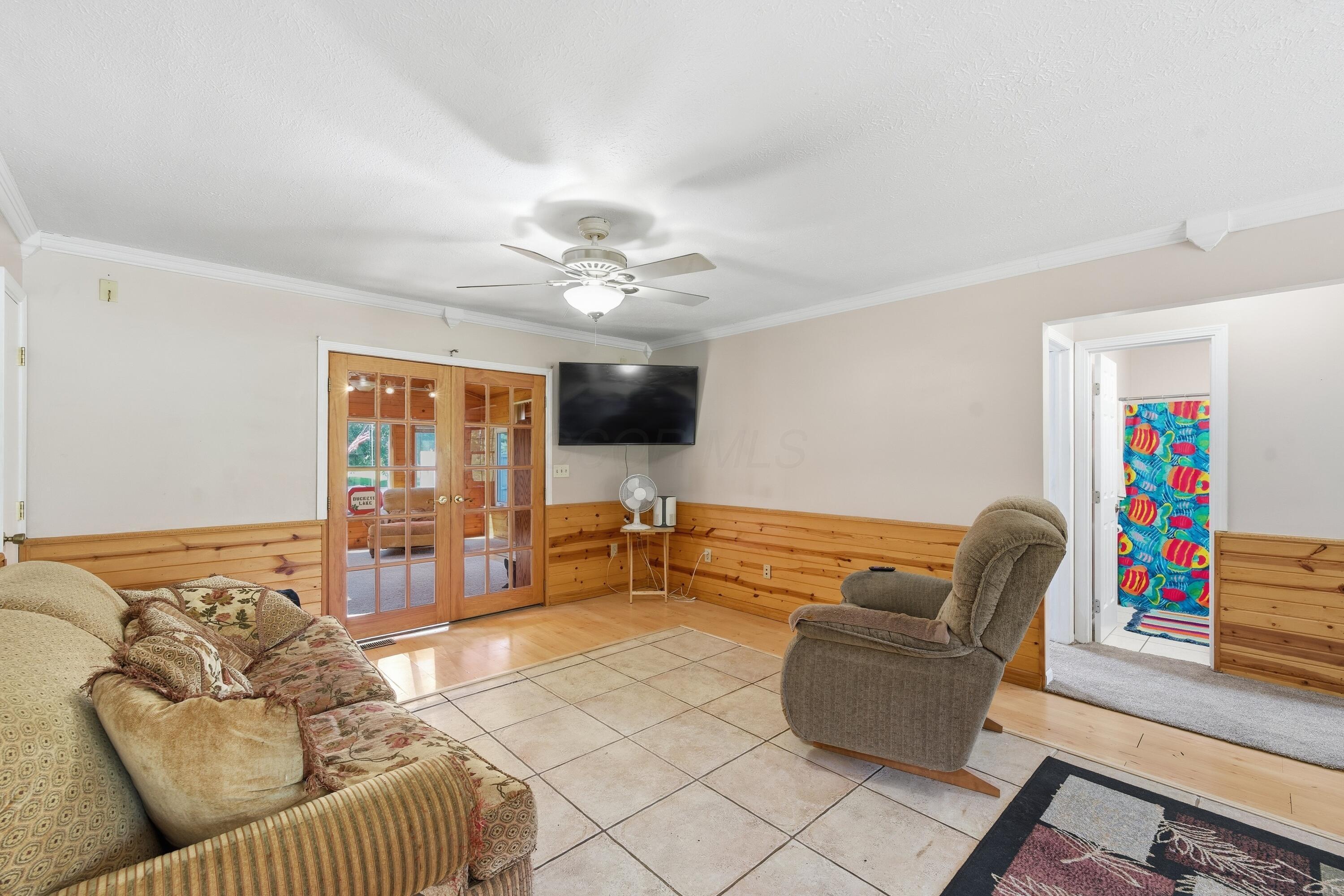 226033024 Property Photo 20