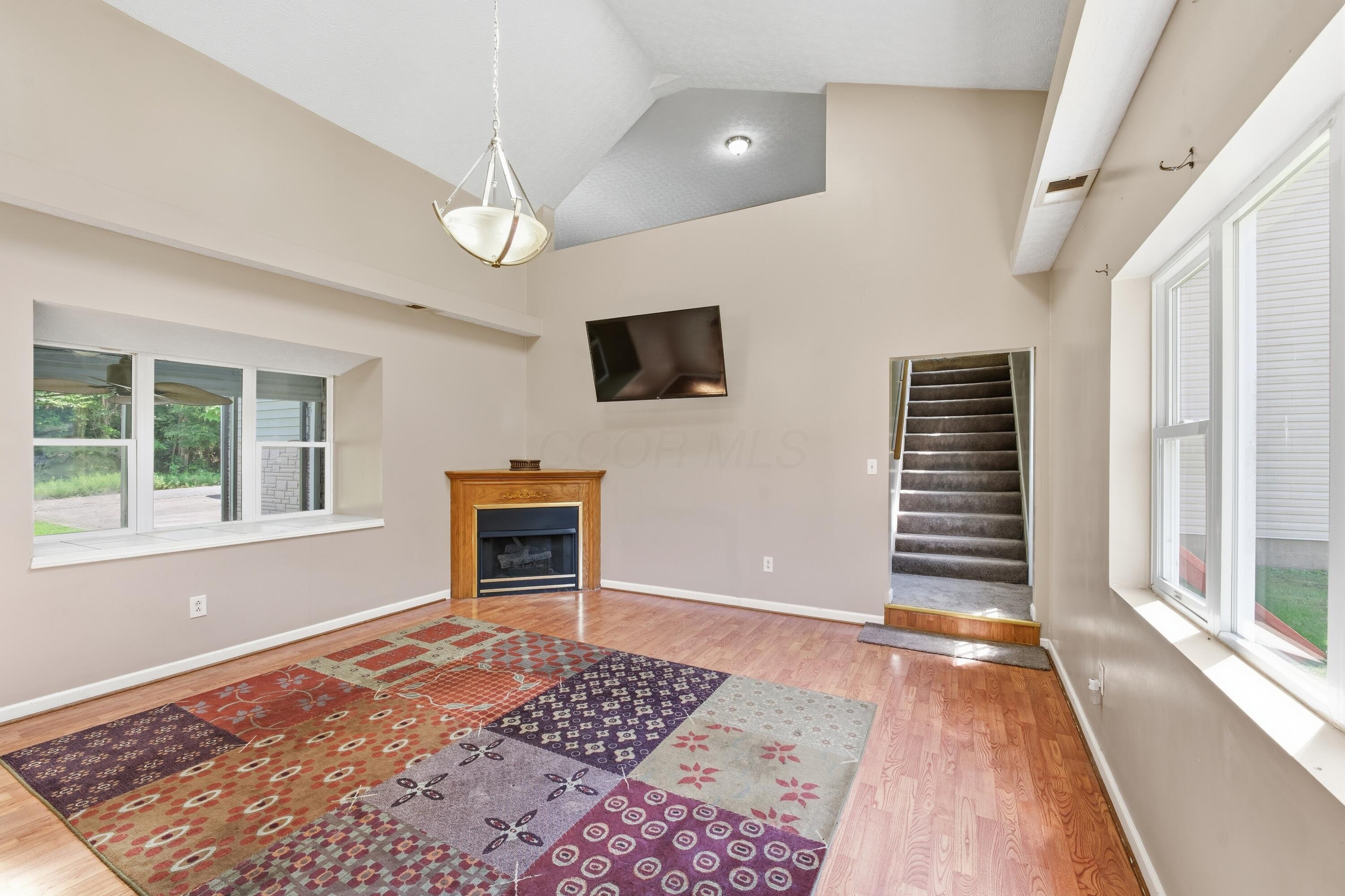226033024 Property Photo 23