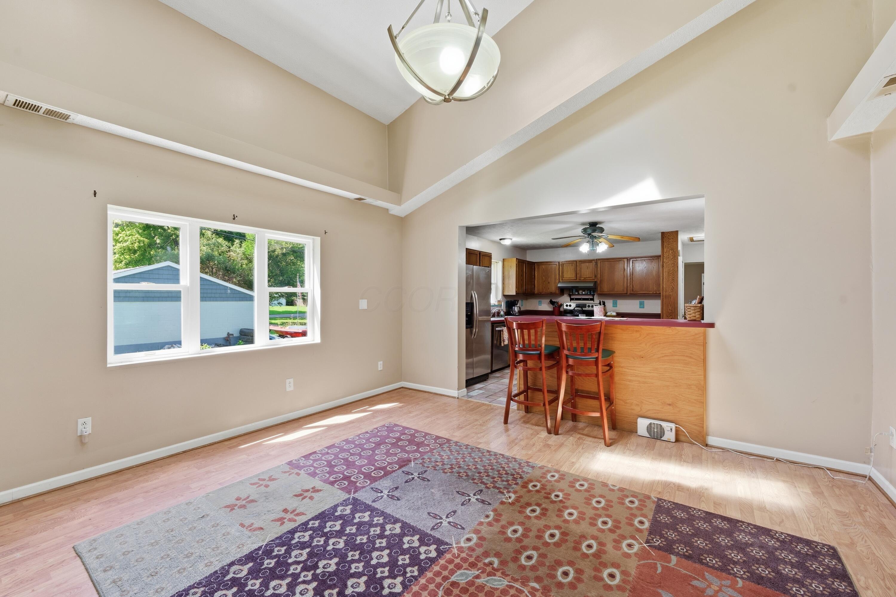 226033024 Property Photo 24
