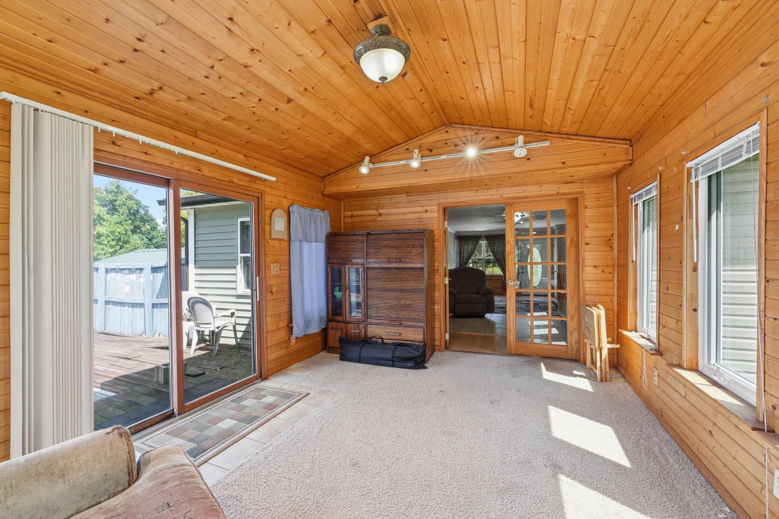 226033024 Property Photo 27