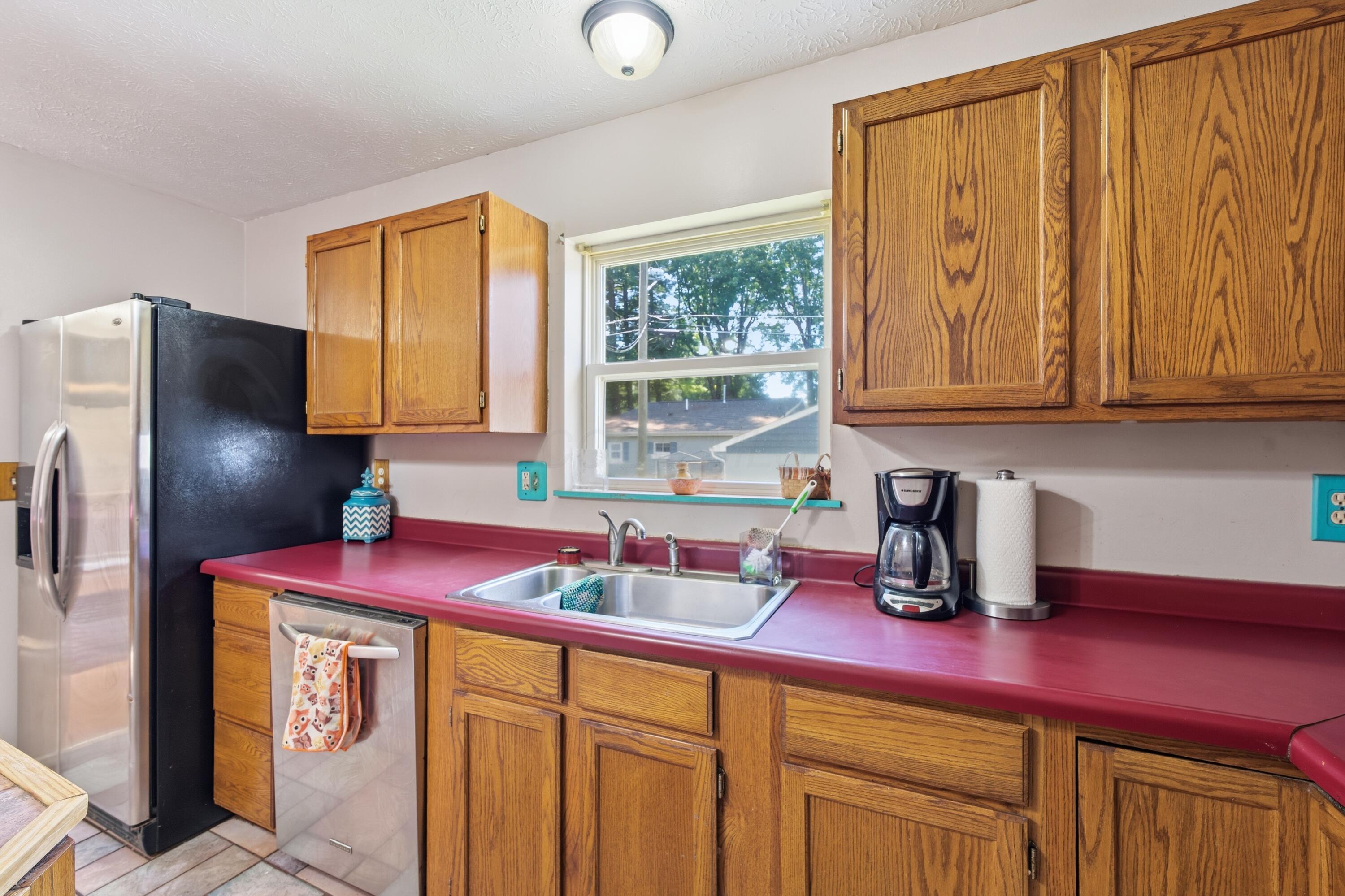 226033024 Property Photo 31