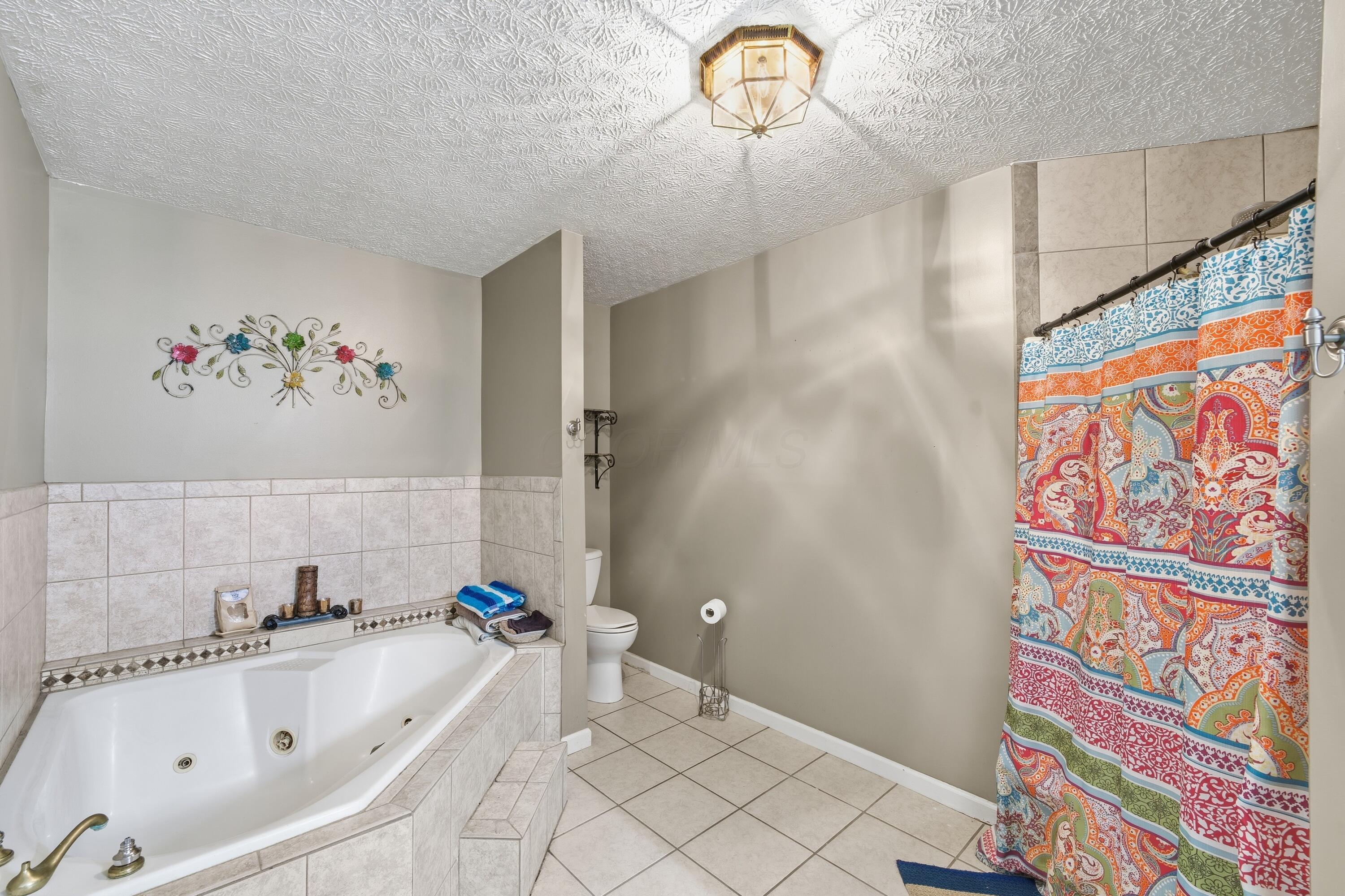 226033024 Property Photo 40