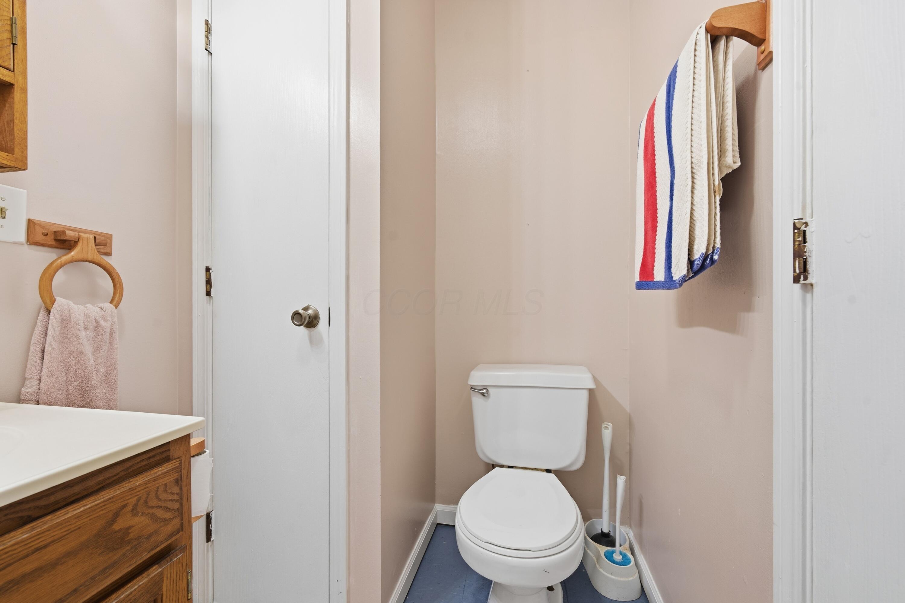 226033024 Property Photo 42
