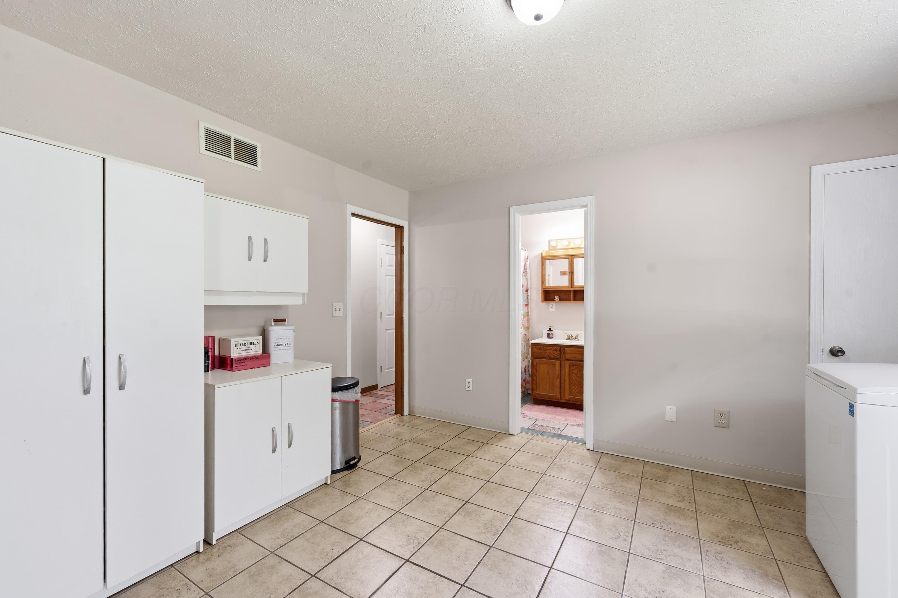 226033024 Property Photo 49