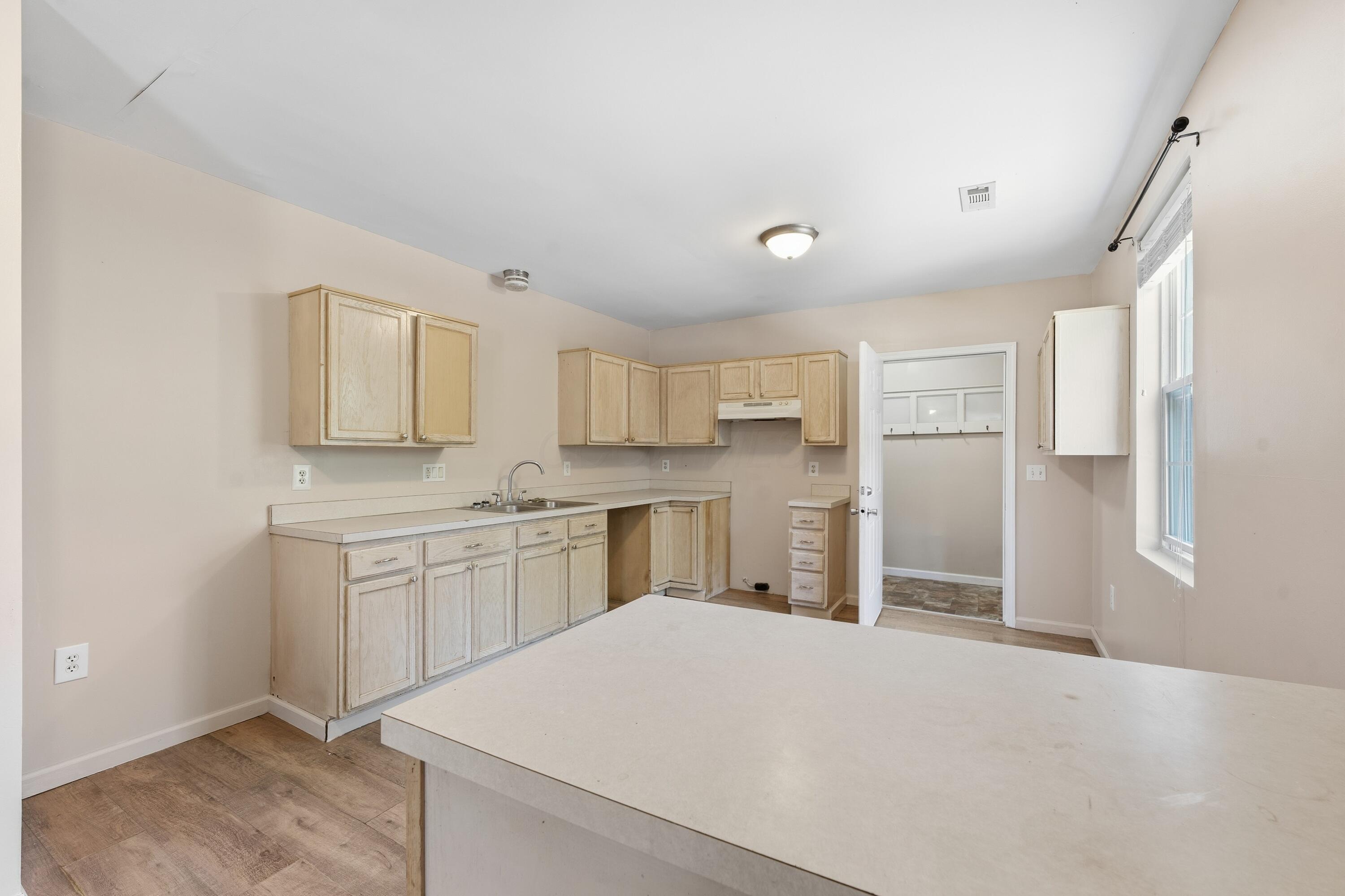 226033024 Property Photo 56