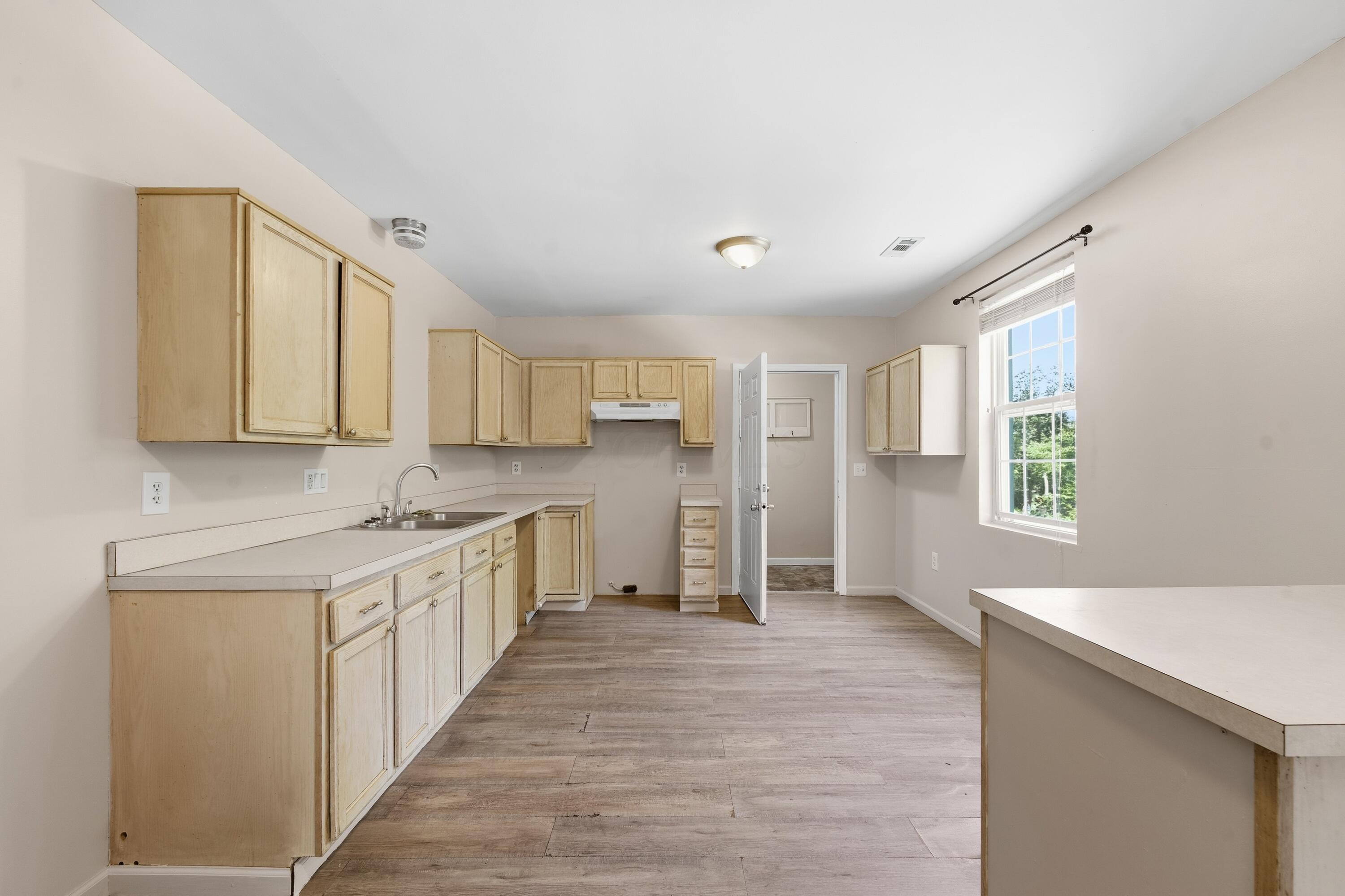 226033024 Property Photo 57