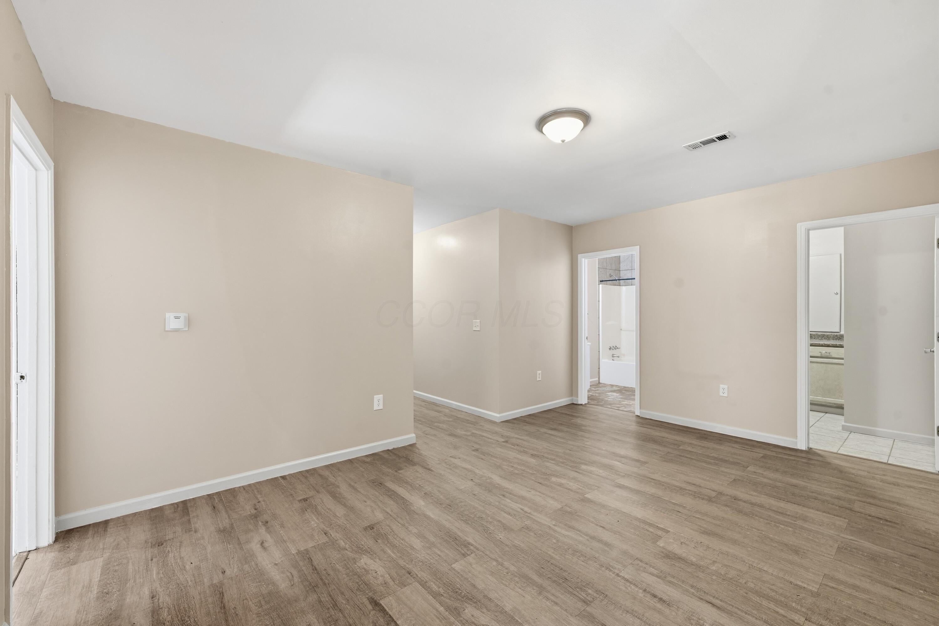 226033024 Property Photo 62