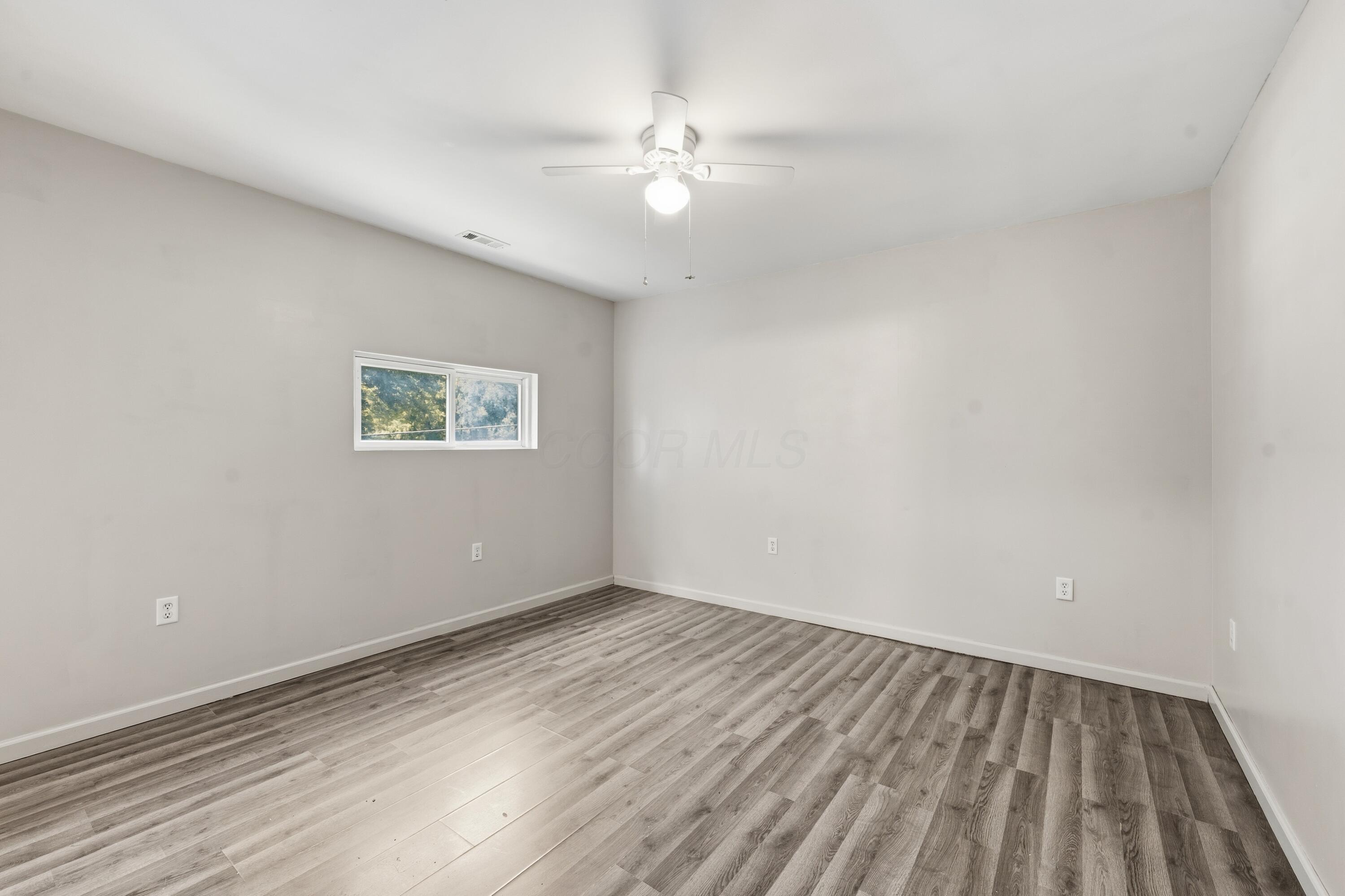 226033024 Property Photo 64