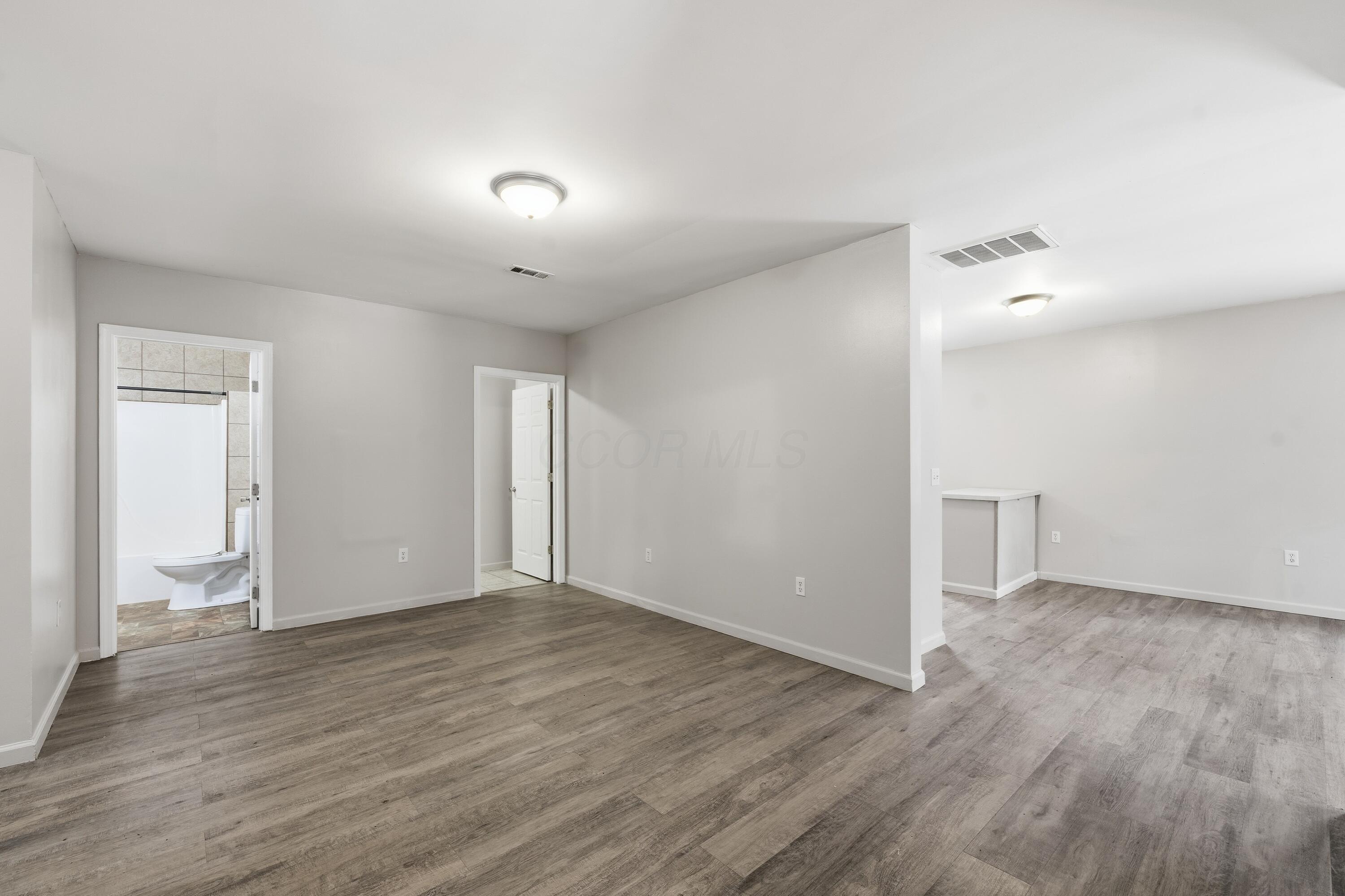 226033024 Property Photo 70
