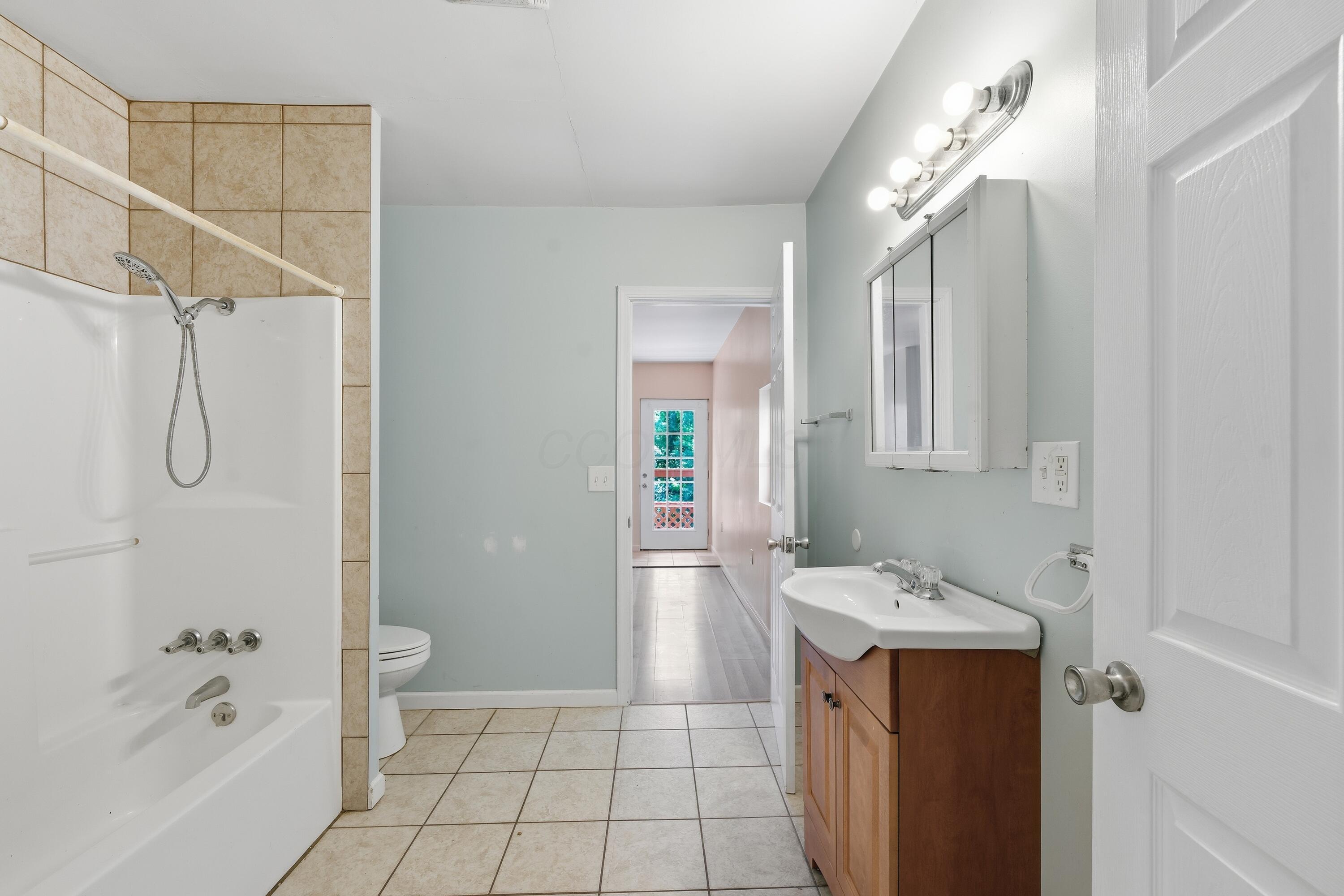 226033024 Property Photo 72
