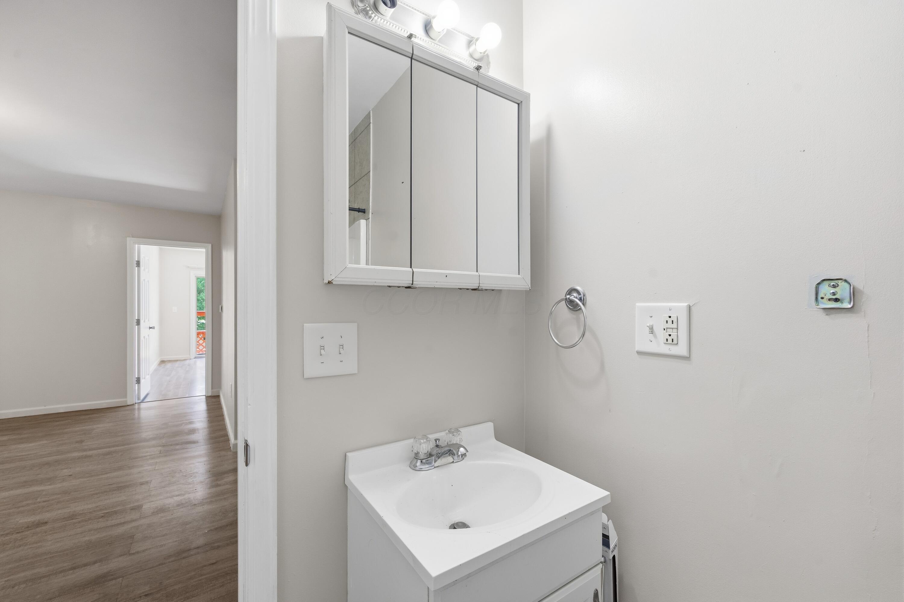 226033024 Property Photo 74