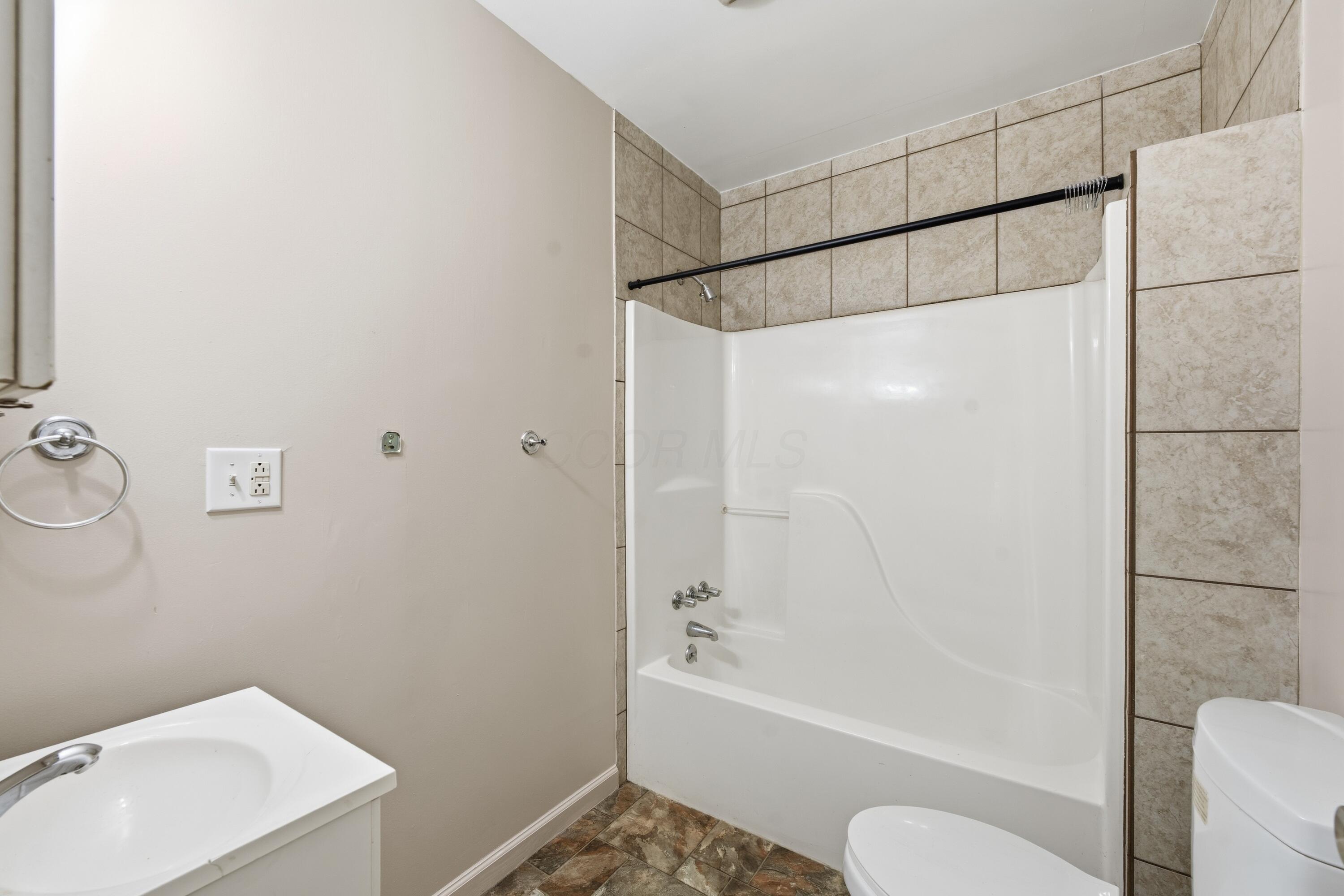 226033024 Property Photo 75
