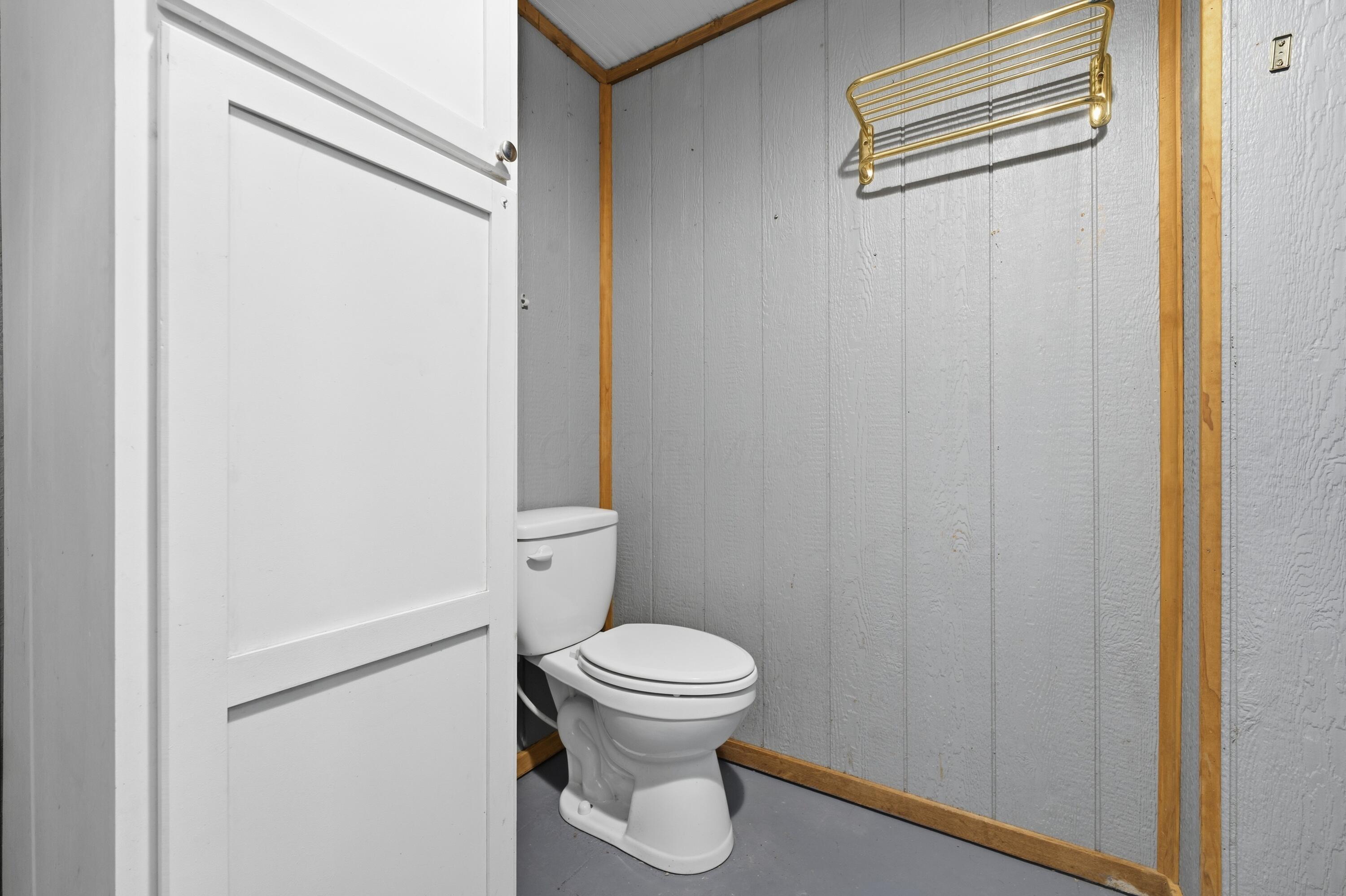 226033024 Property Photo 89