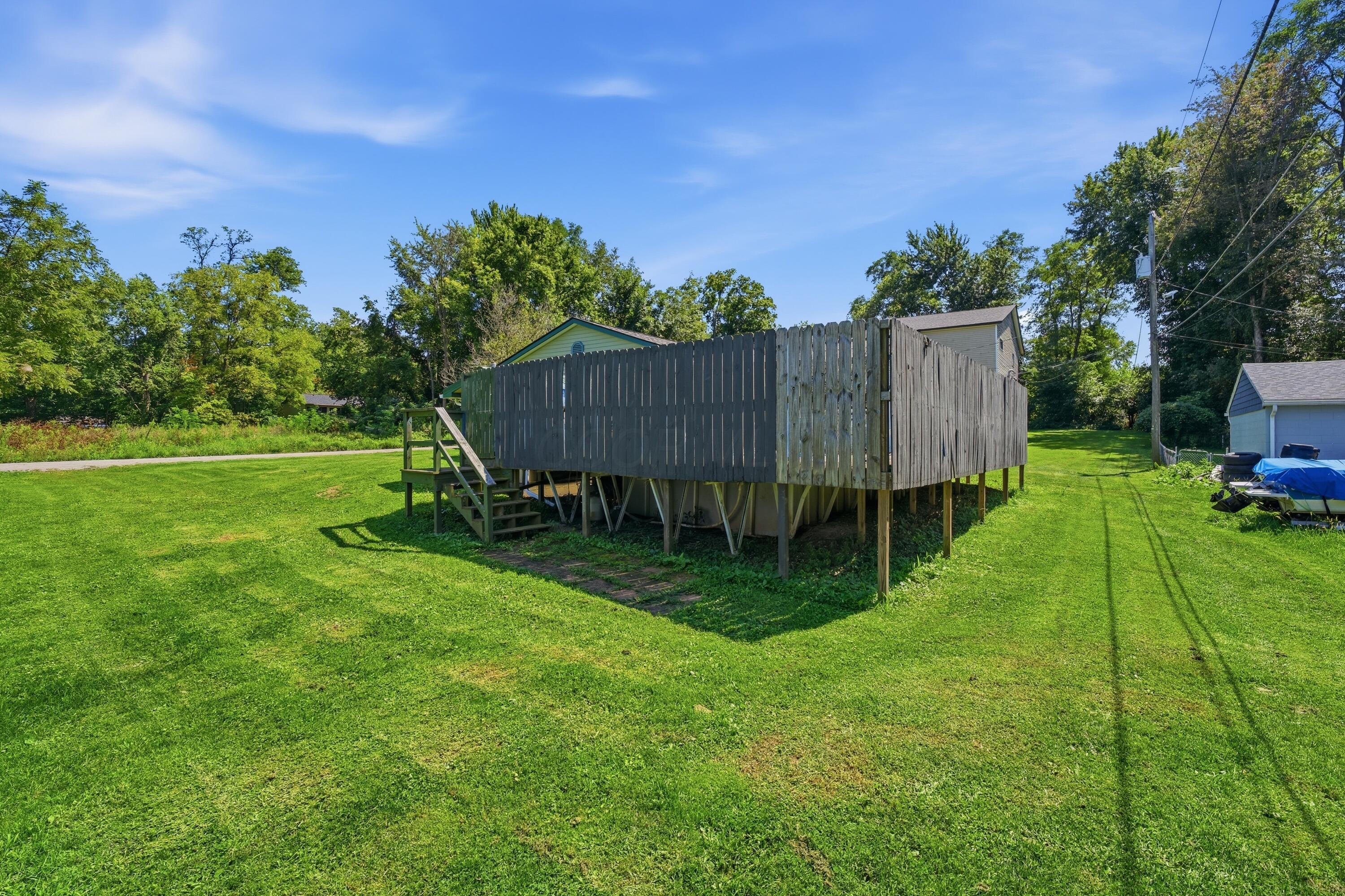 226033024 Property Photo 95