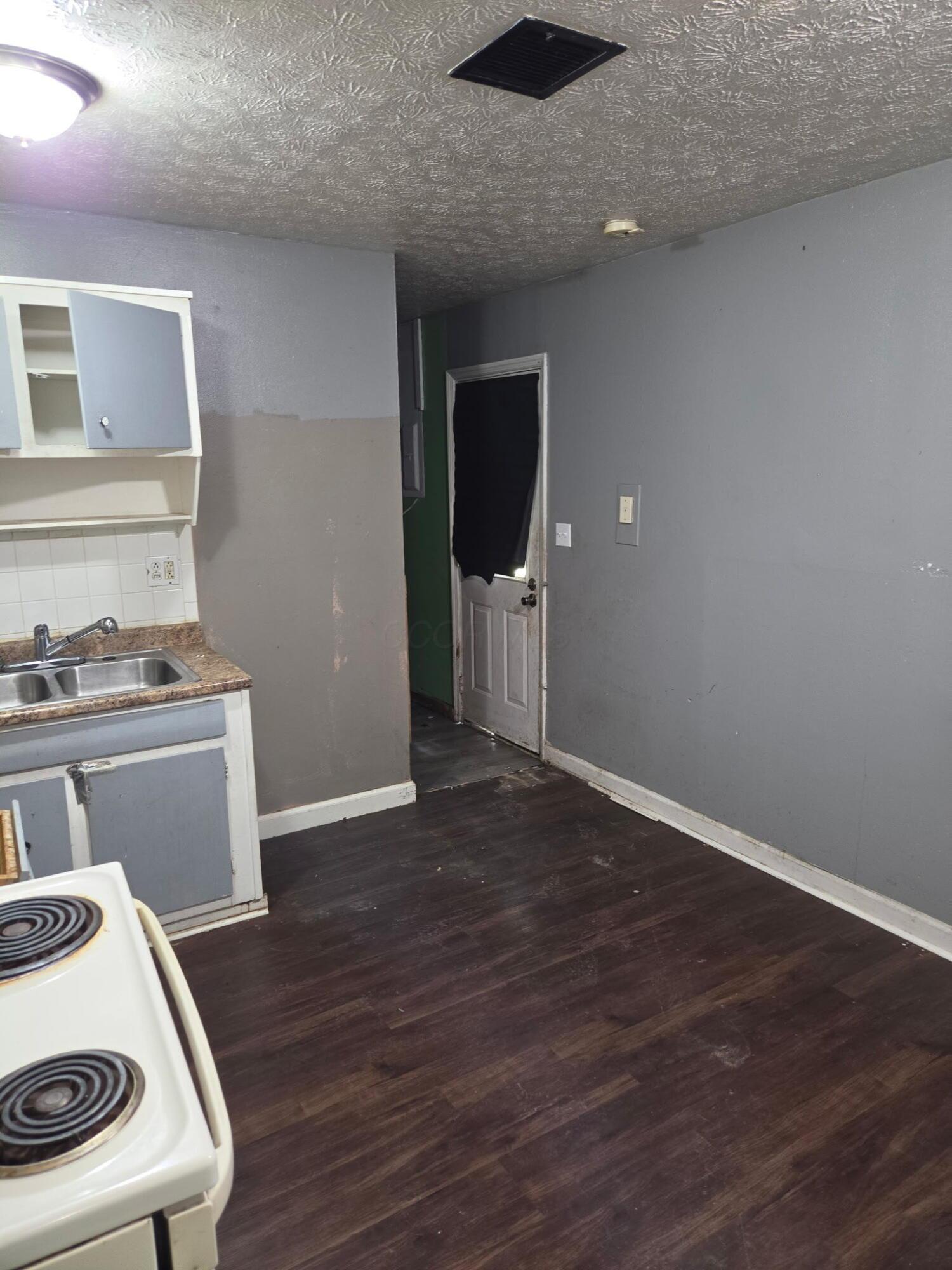 1646 Striebel Road Property Photo 4