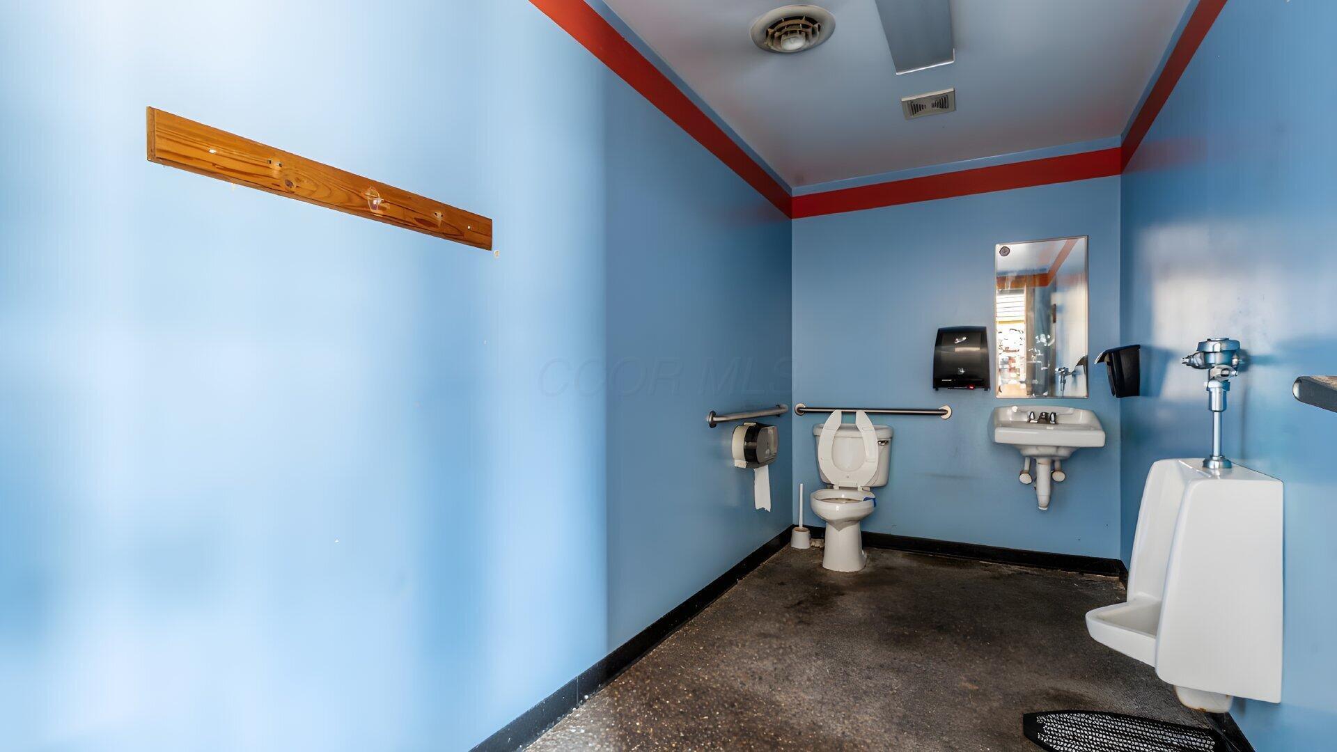 2415 Maple Avenue Property Photo 9