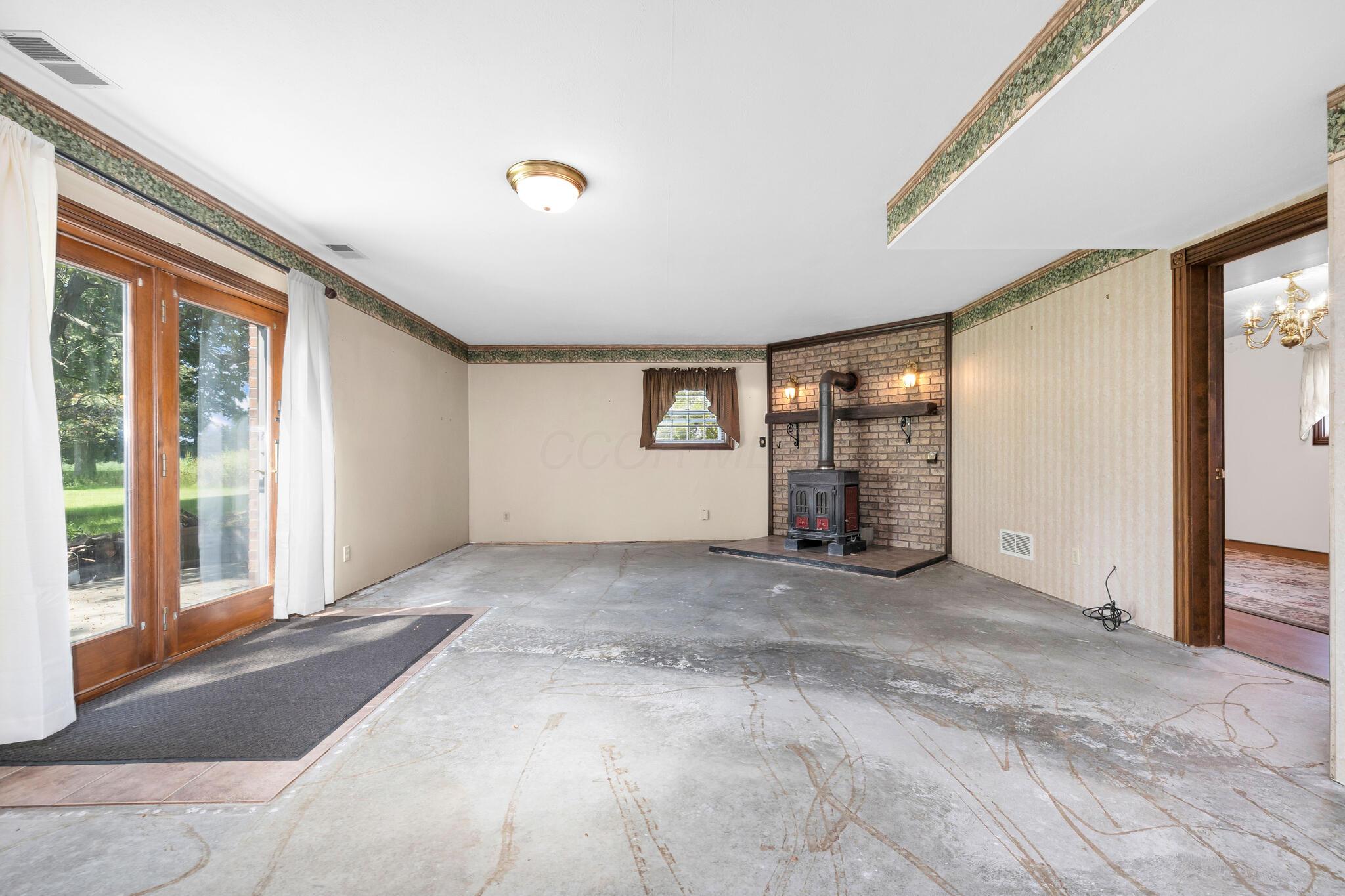 10333 Township Road 240 Property Photo 6