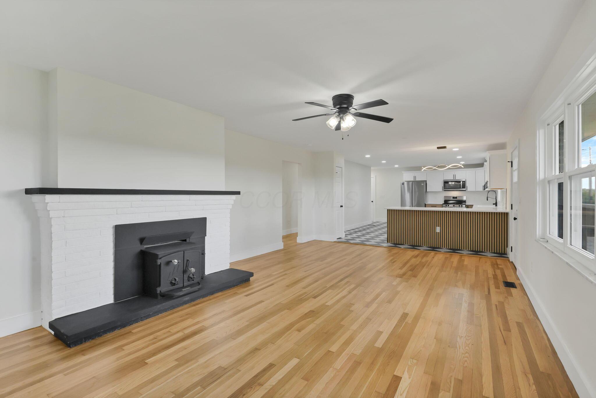 2460 Basil Western Road Nw Property Photo 3