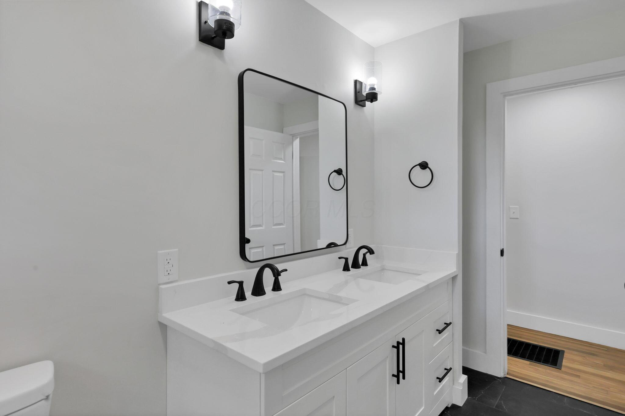 2460 Basil Western Road Nw Property Photo 17