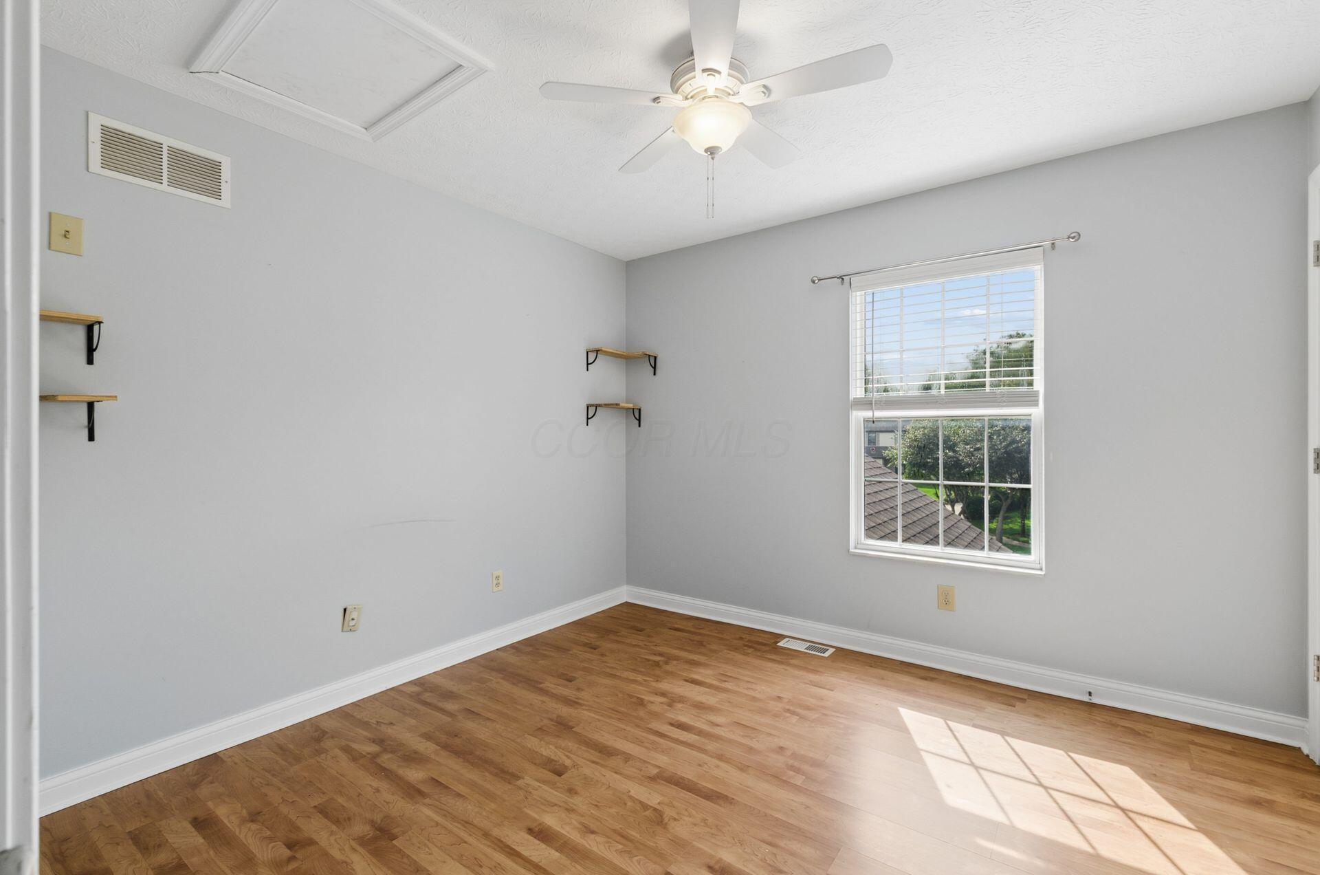 1572 Whitcombe Way Property Photo 31