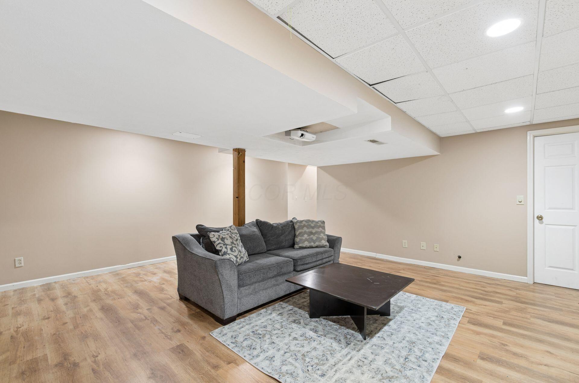 1572 Whitcombe Way Property Photo 37