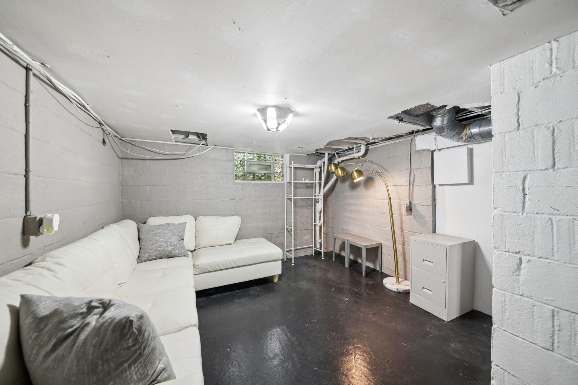 175 Linfield Place Property Photo 30